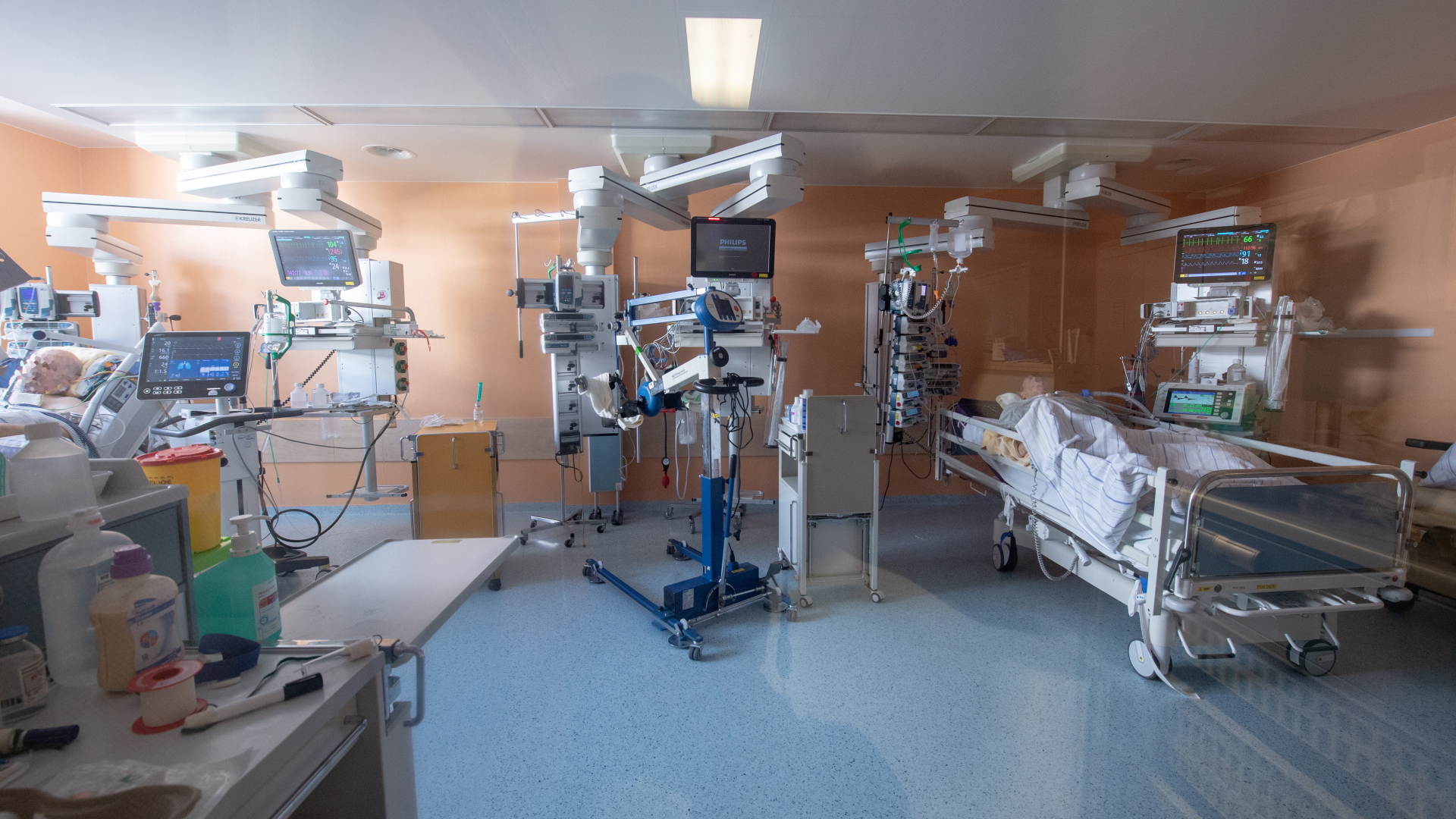 Patienten auf der Intensivstation eines Krankenhauses in Bayern. | dpa