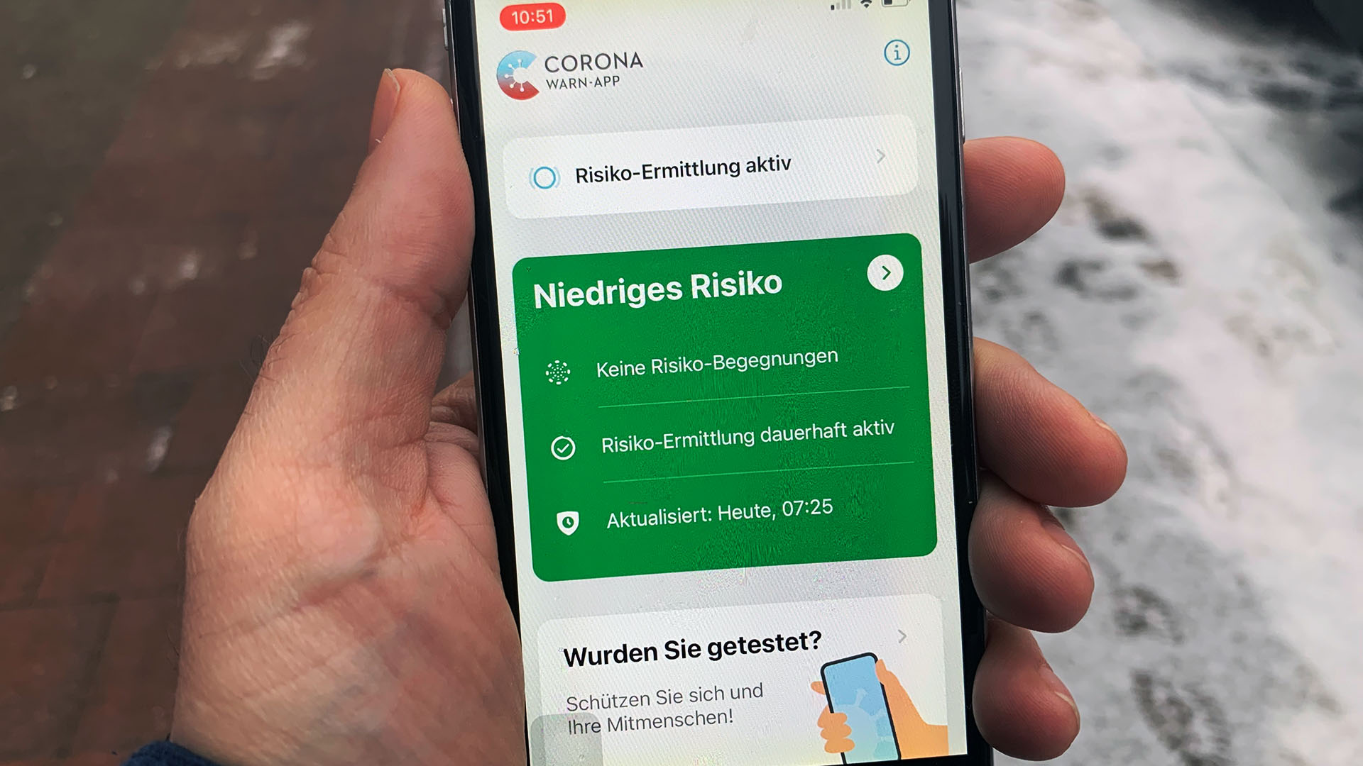 Corona-Warn-App auf einem iPhone 6 