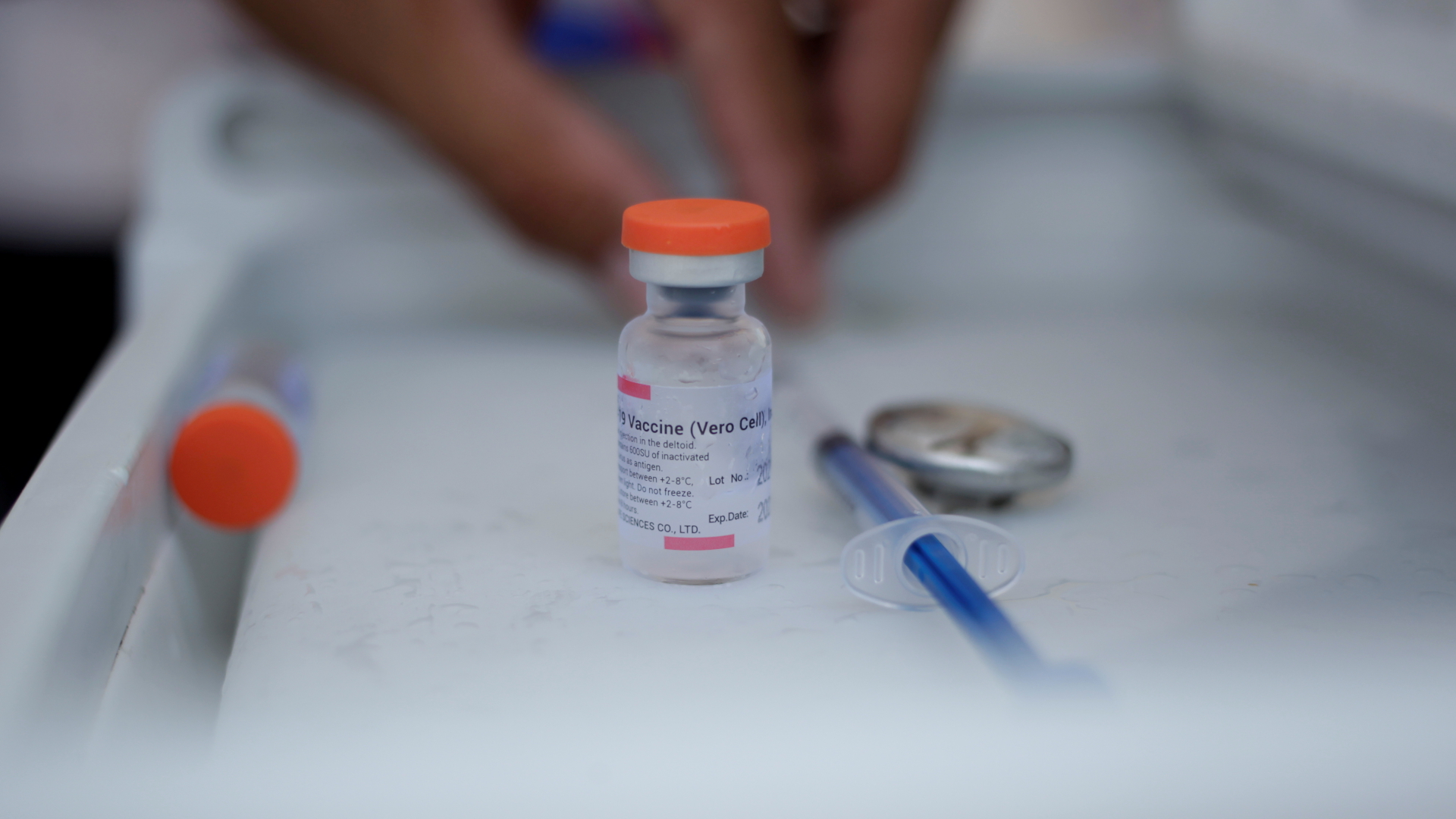 Ein Fläschchen mit dem Impfstoff CoronaVac | REUTERS