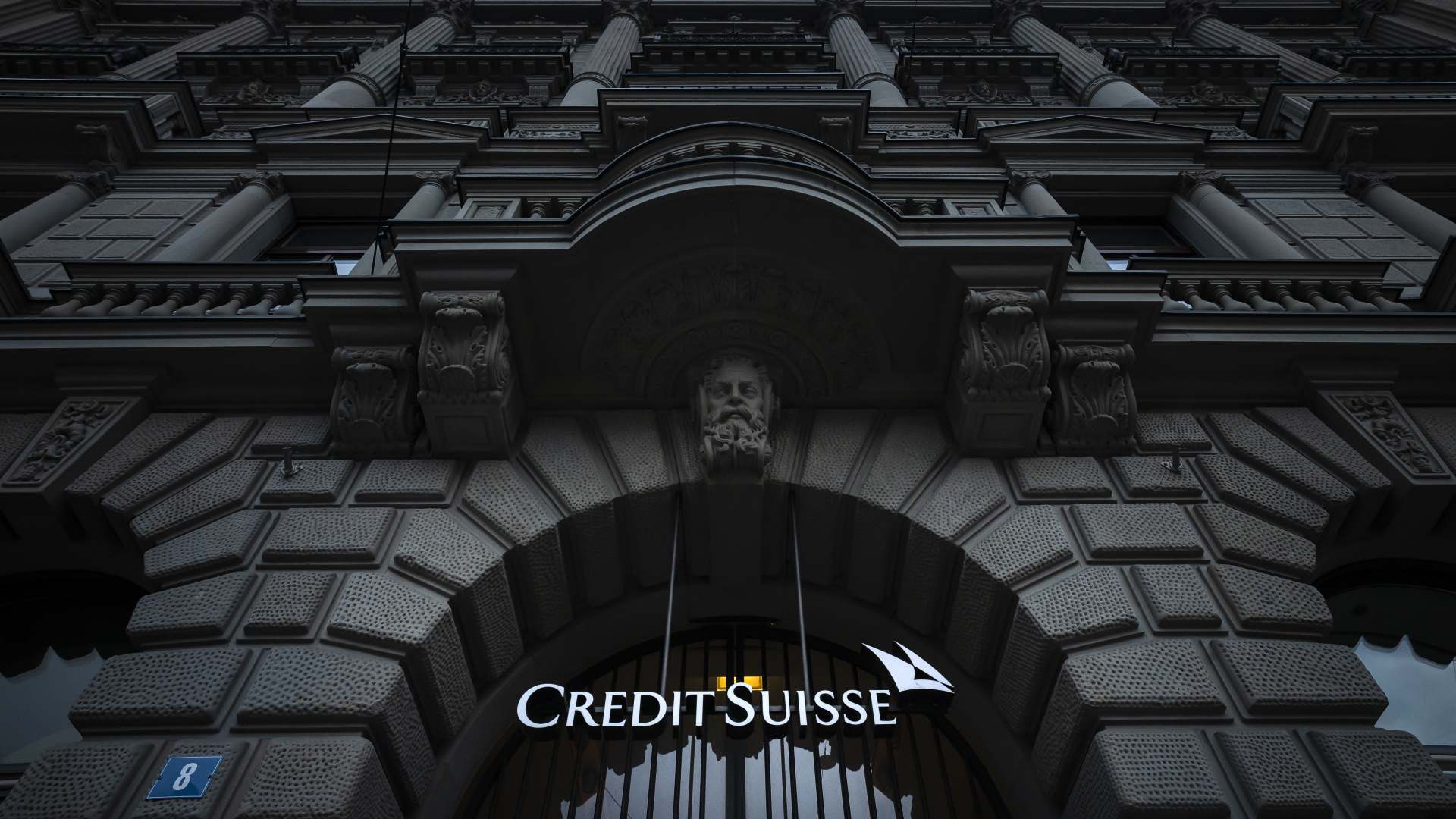 Consejo Federal Suizo: El gobierno recorta bonos en Credit Suisse