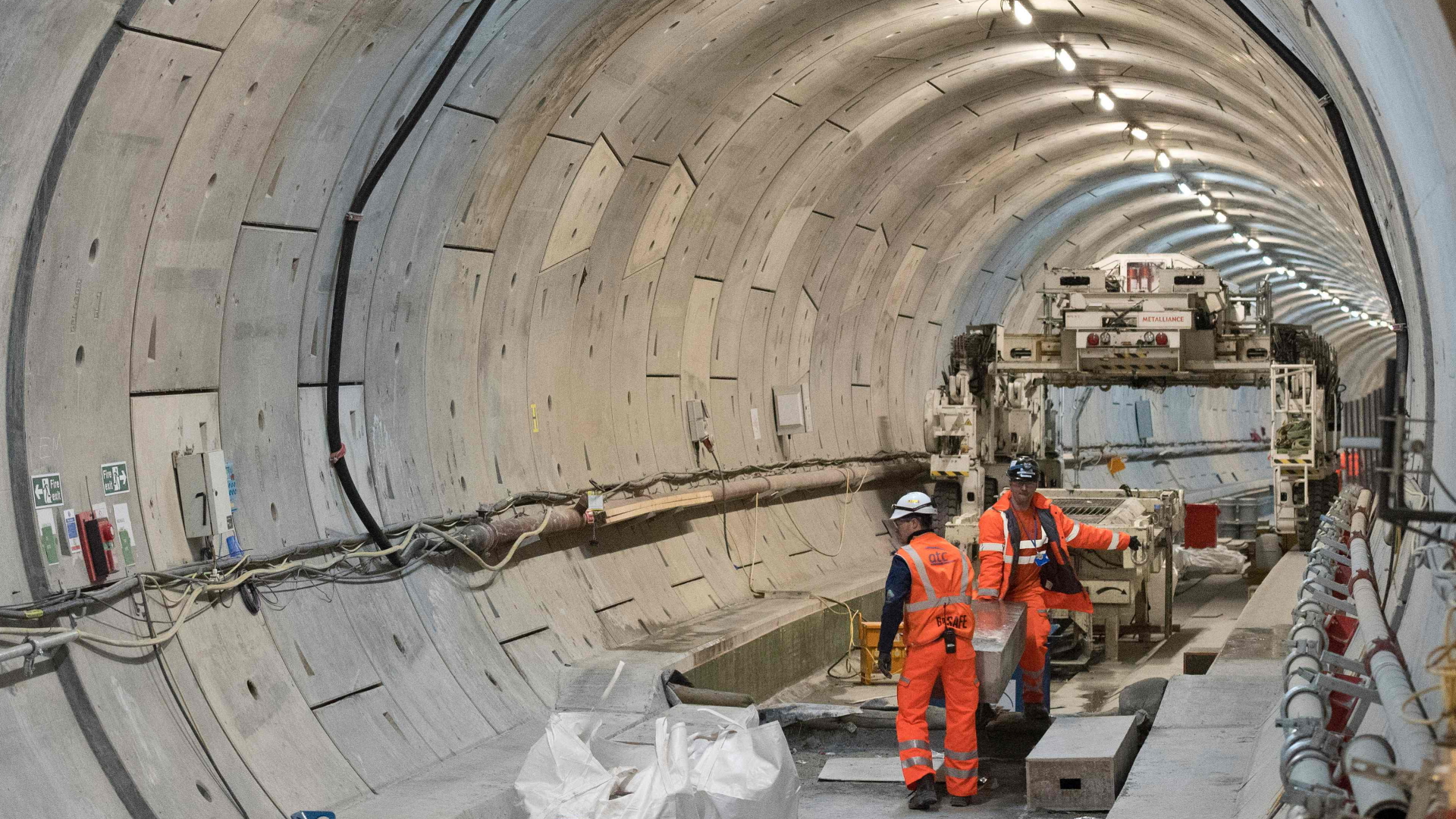 Crossrail - Londons Großbaustelle bislang ohne Probleme