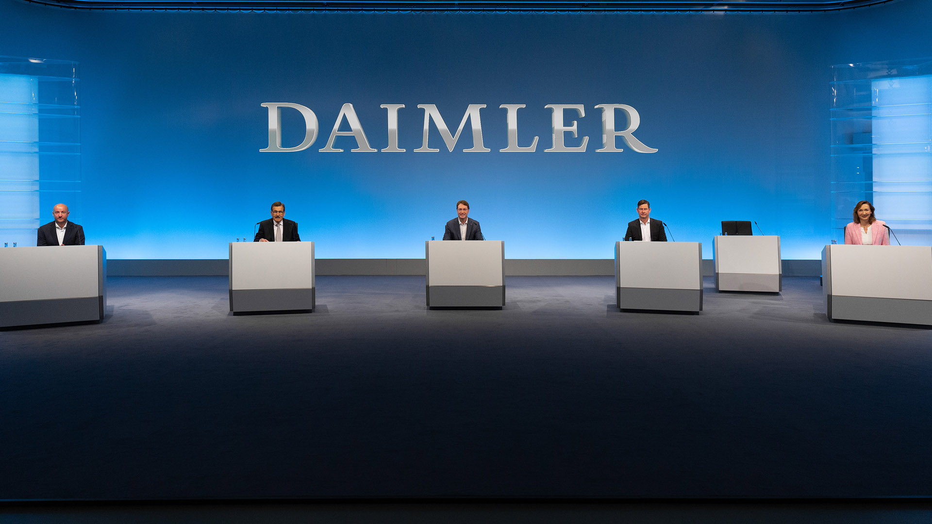 Vorstandsmitglieder bei der Daimler-Hauptversammlung 2020 | dpa