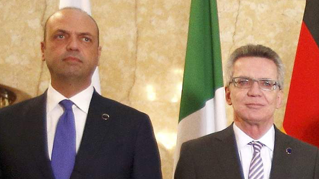 Bundesinnenminister Thomas de Maizière und sein italienischer Kollege Angelino Alfano