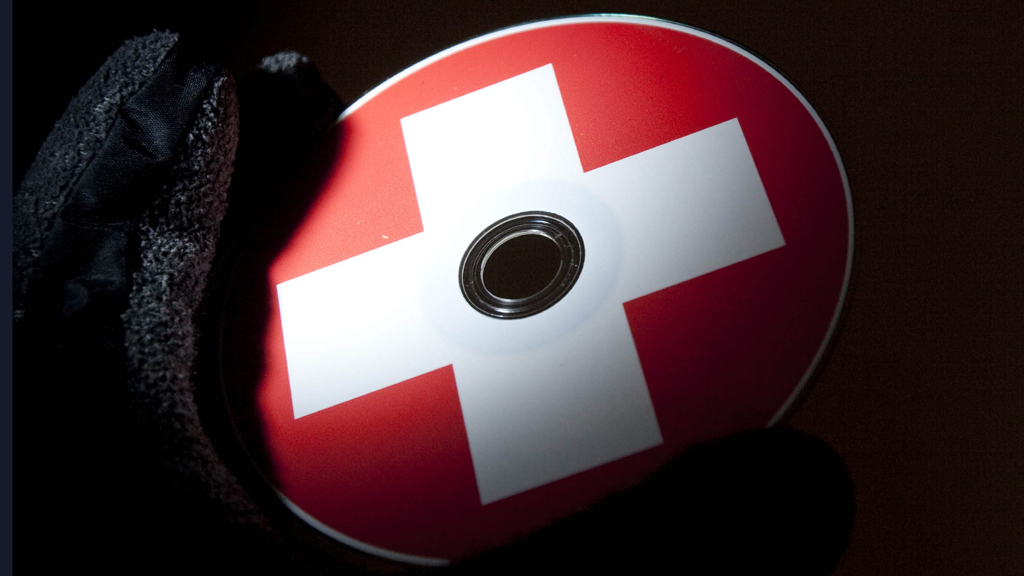 CD mit Schweizer Fahnenlogo | dpa
