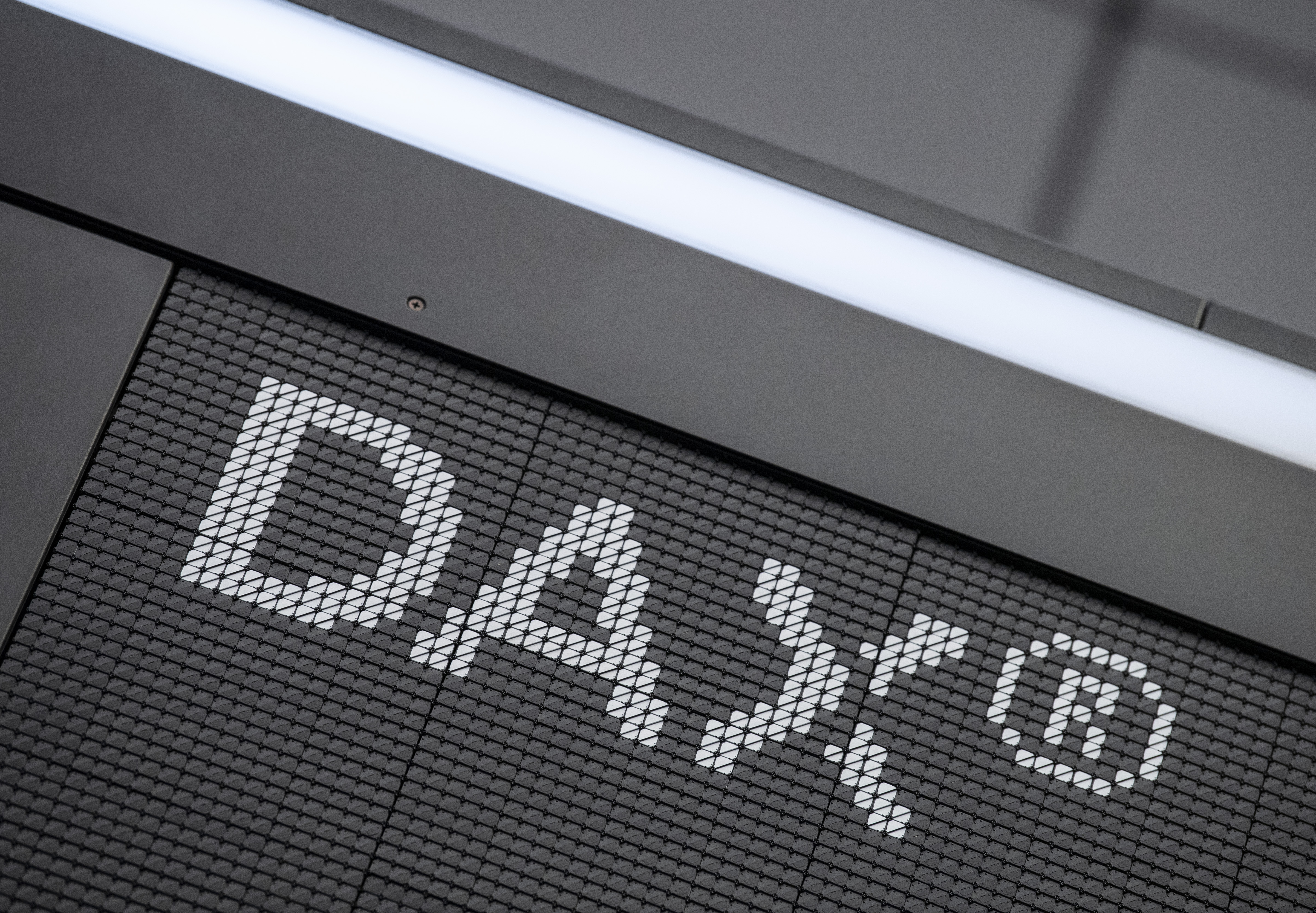 Schriftzug des Deutschen Aktienindex DAX | dpa