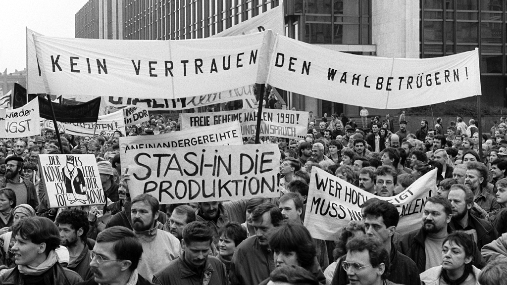 Massendemo am 04.11.1989 auf dem Alexanderplatz