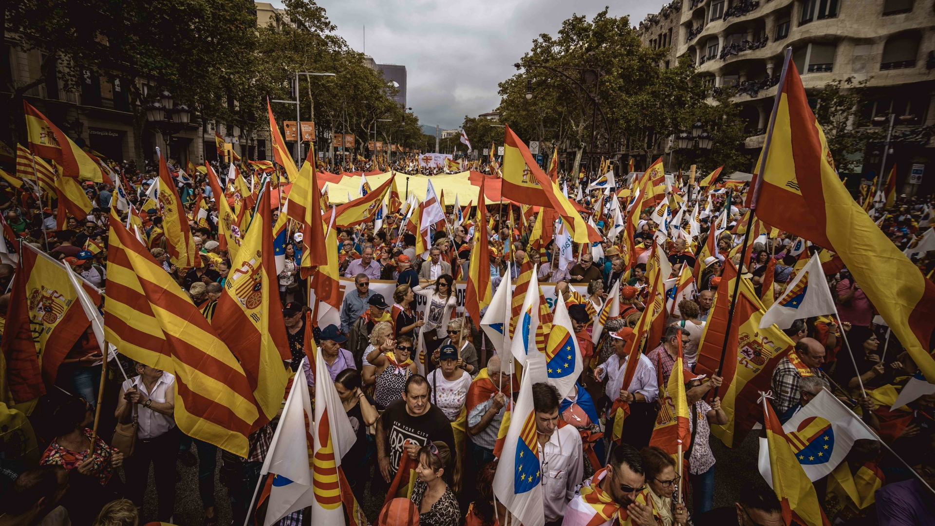 Demonstration in Barcelona für die Einigkeit von Spanien | Bildquelle: dpa