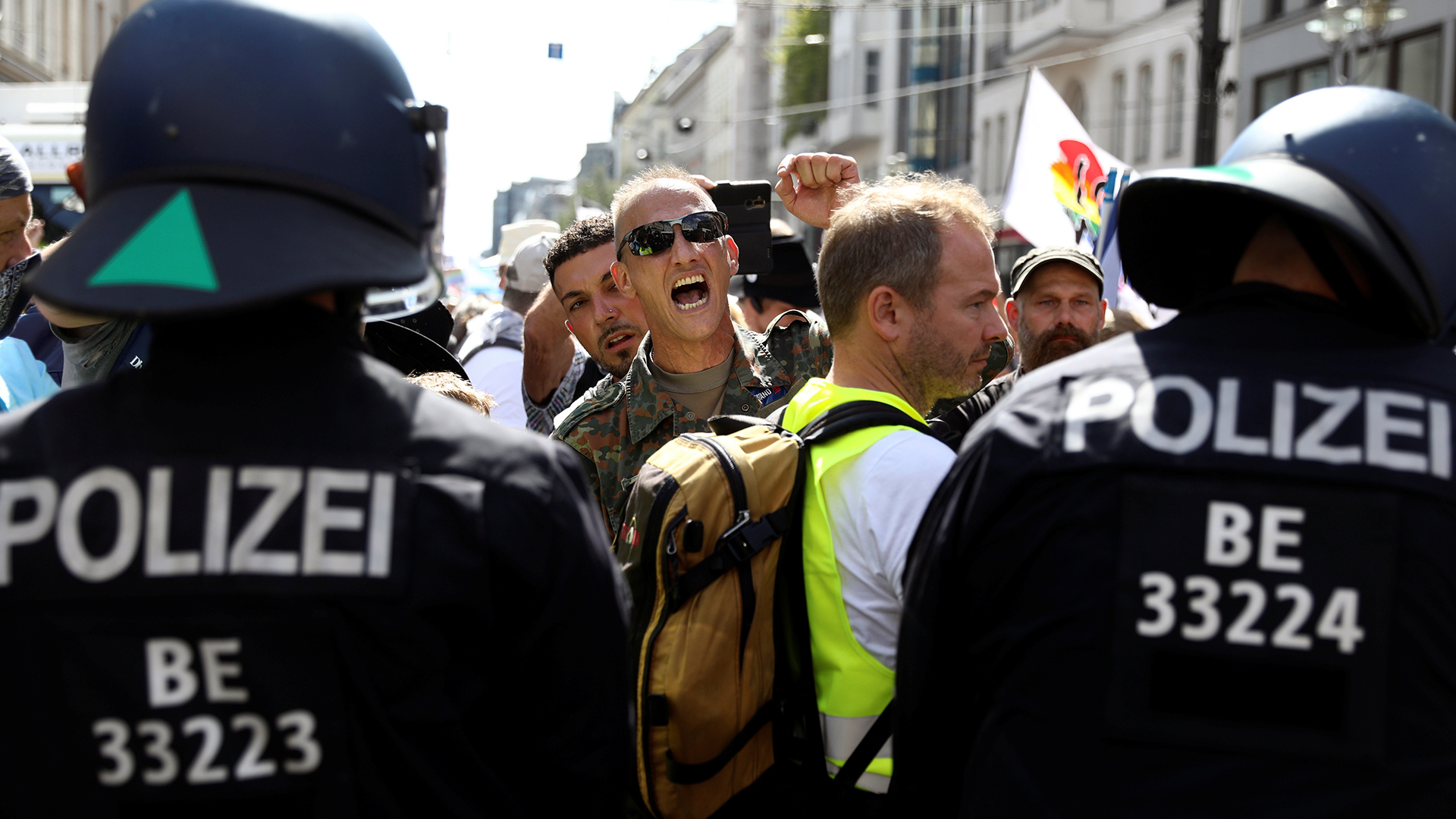 Demo in Berlin: Entsetzen über Eskalation am Reichstag