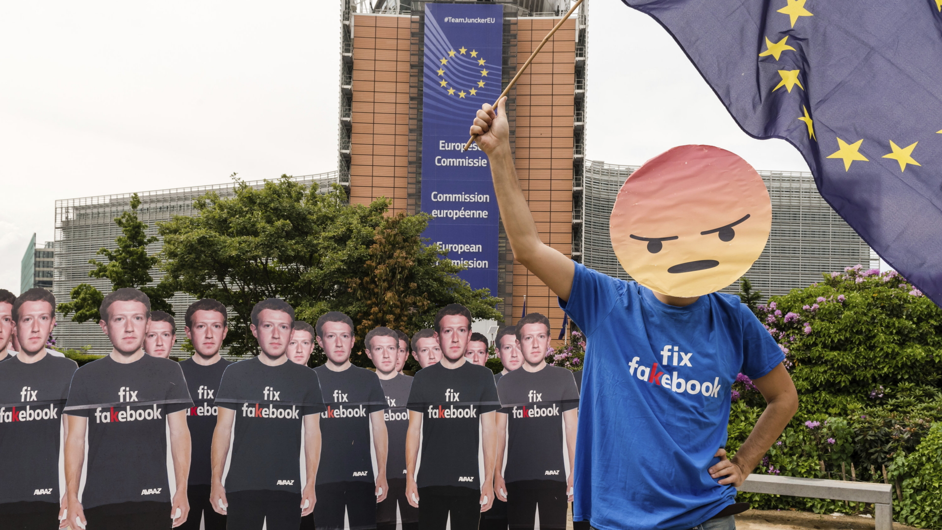 Demonstration in Brüssel gegen Facebook