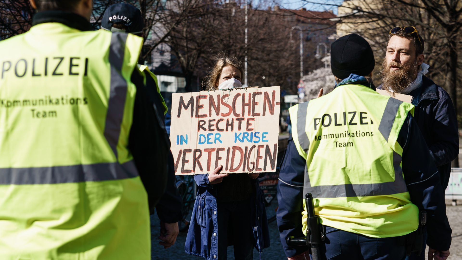 Demonstration gegen die Corona-Maßnahmen in Berlin | CLEMENS BILAN/EPA-EFE/Shuttersto