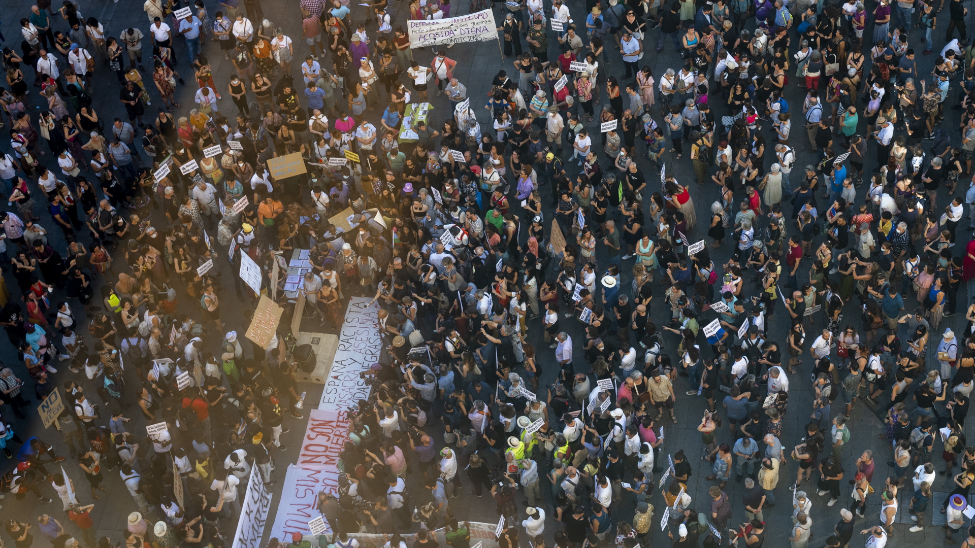 Tausende Menschen gehen in Spanien auf die Strasse: 