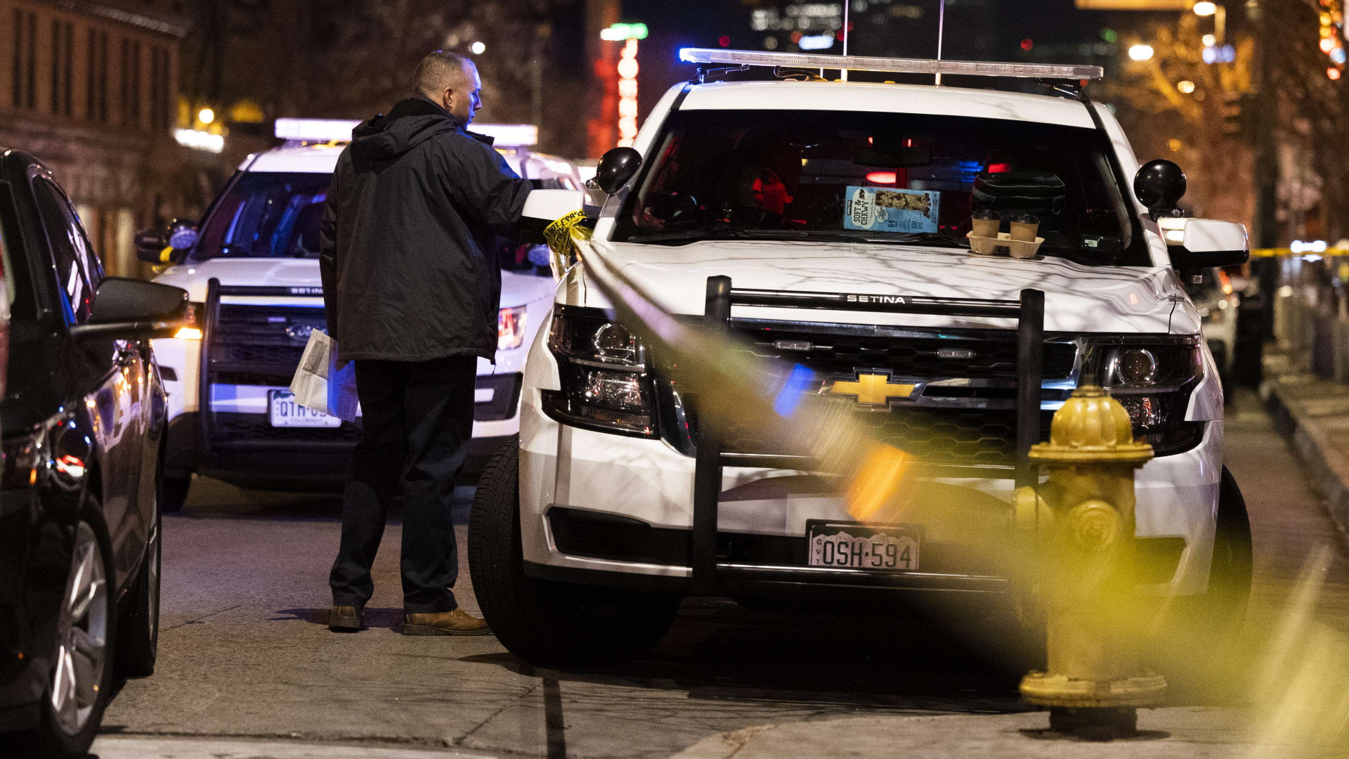 Polizisten sperren in Denver einen Tatort ab. | AFP