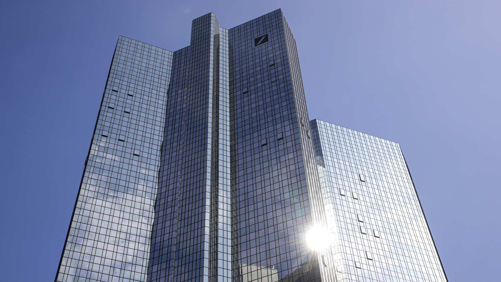 Die Zentrale der Deutschen Bank in Frankfurt am Main. | ARMANDO BABANI/EPA-EFE/REX