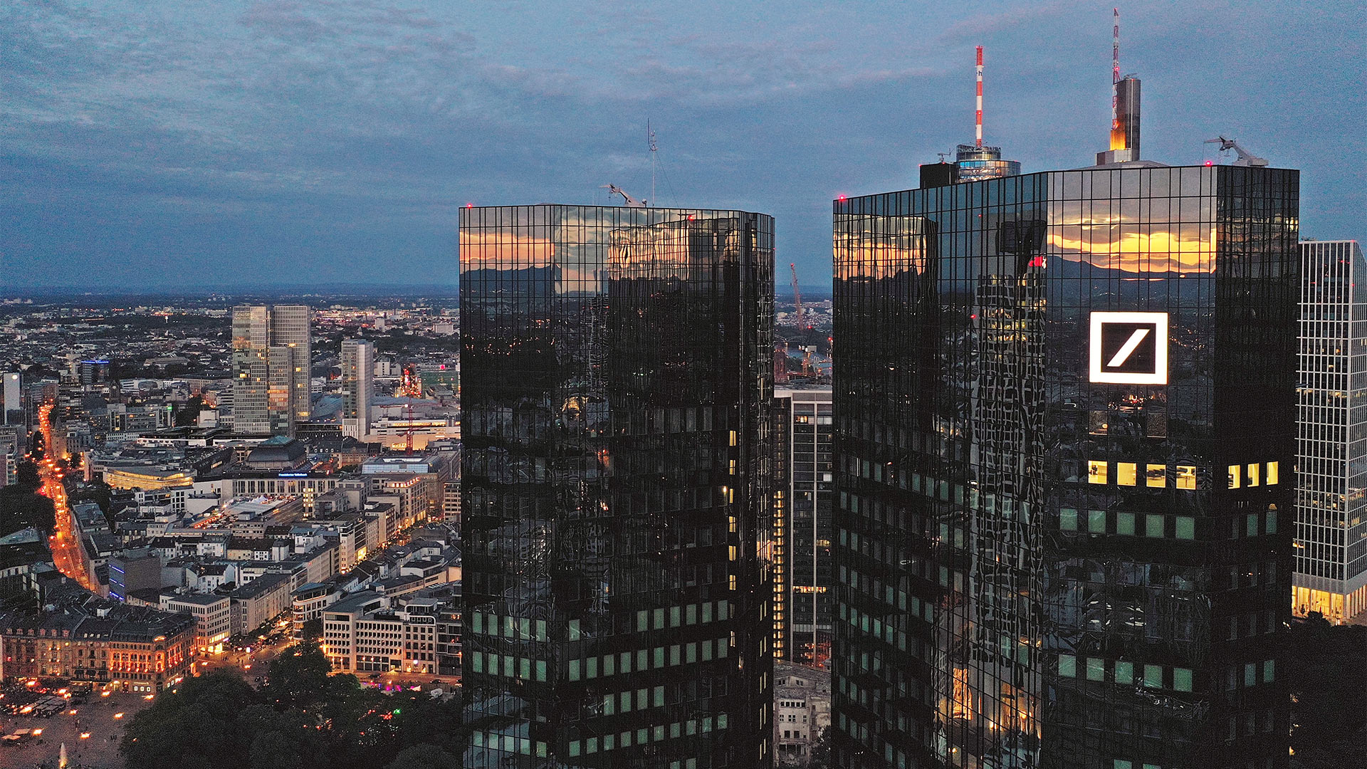 Deutsche Bank Zentrale in Frankfurt am Main. | picture alliance / Daniel Kubirs