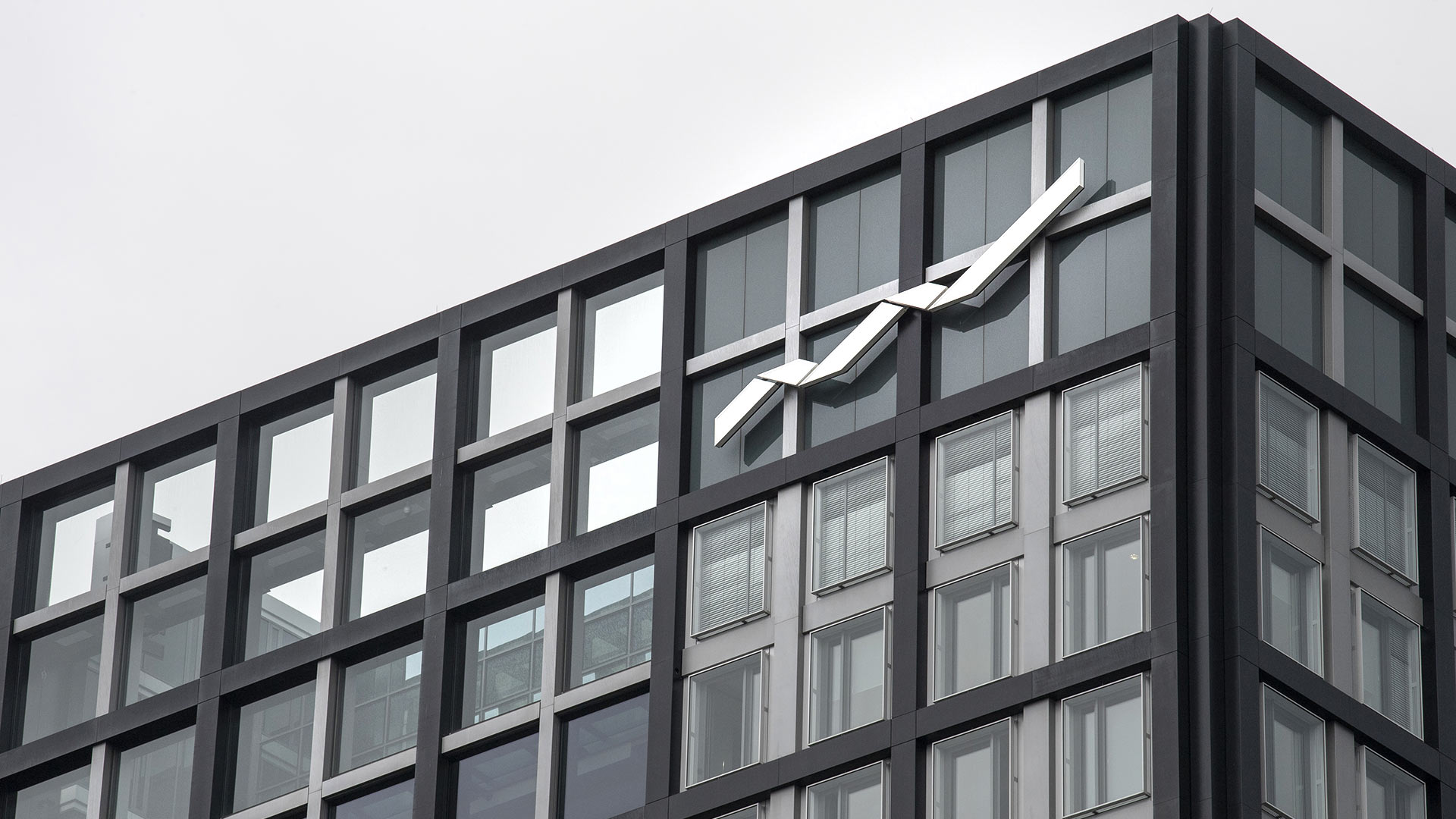 Das Gebäude der Deutsche Börse AG in Eschborn.  | picture alliance/dpa