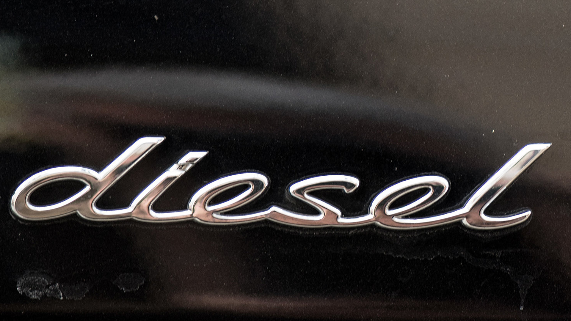 Kennzeichen mit der Aufschrift Diesel