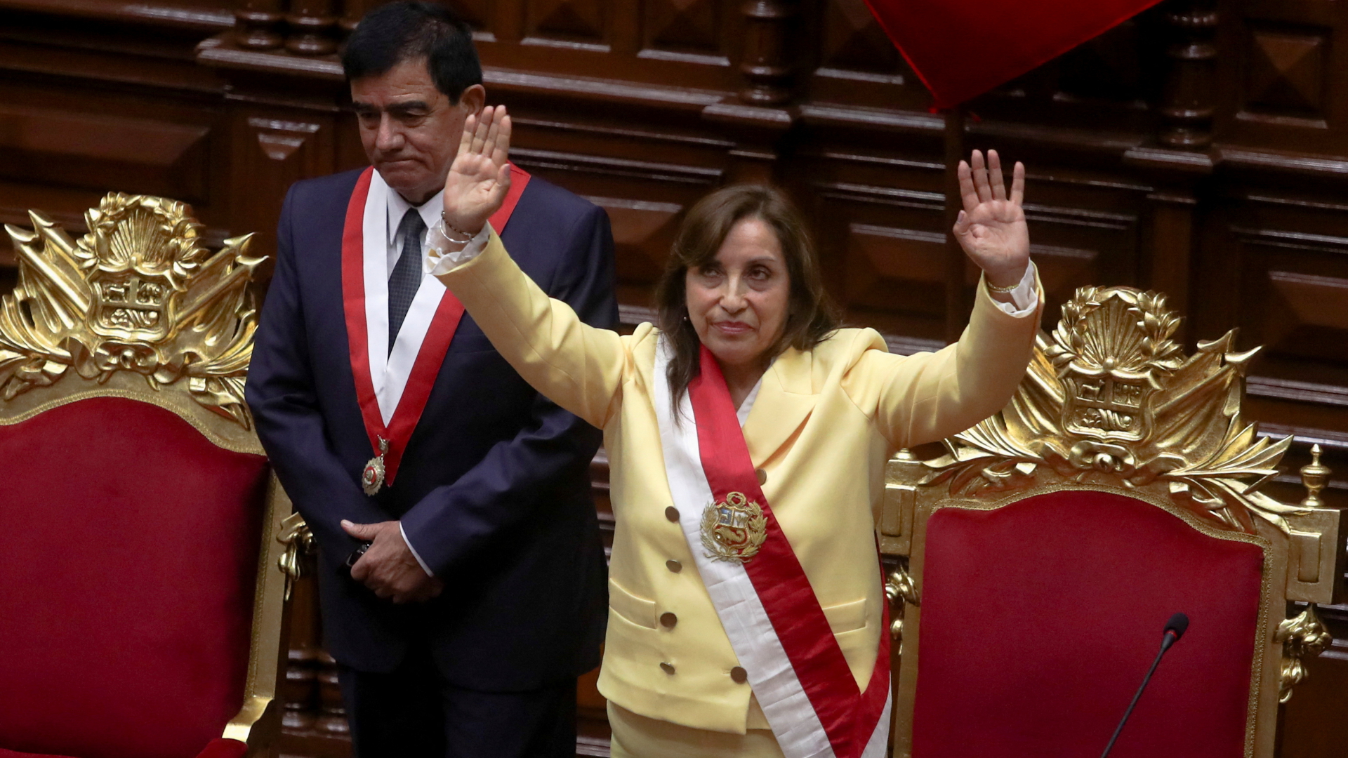 Dina Boluarte nach ihrer Vereidigung im peruanischen Parlament in Lima.  | REUTERS