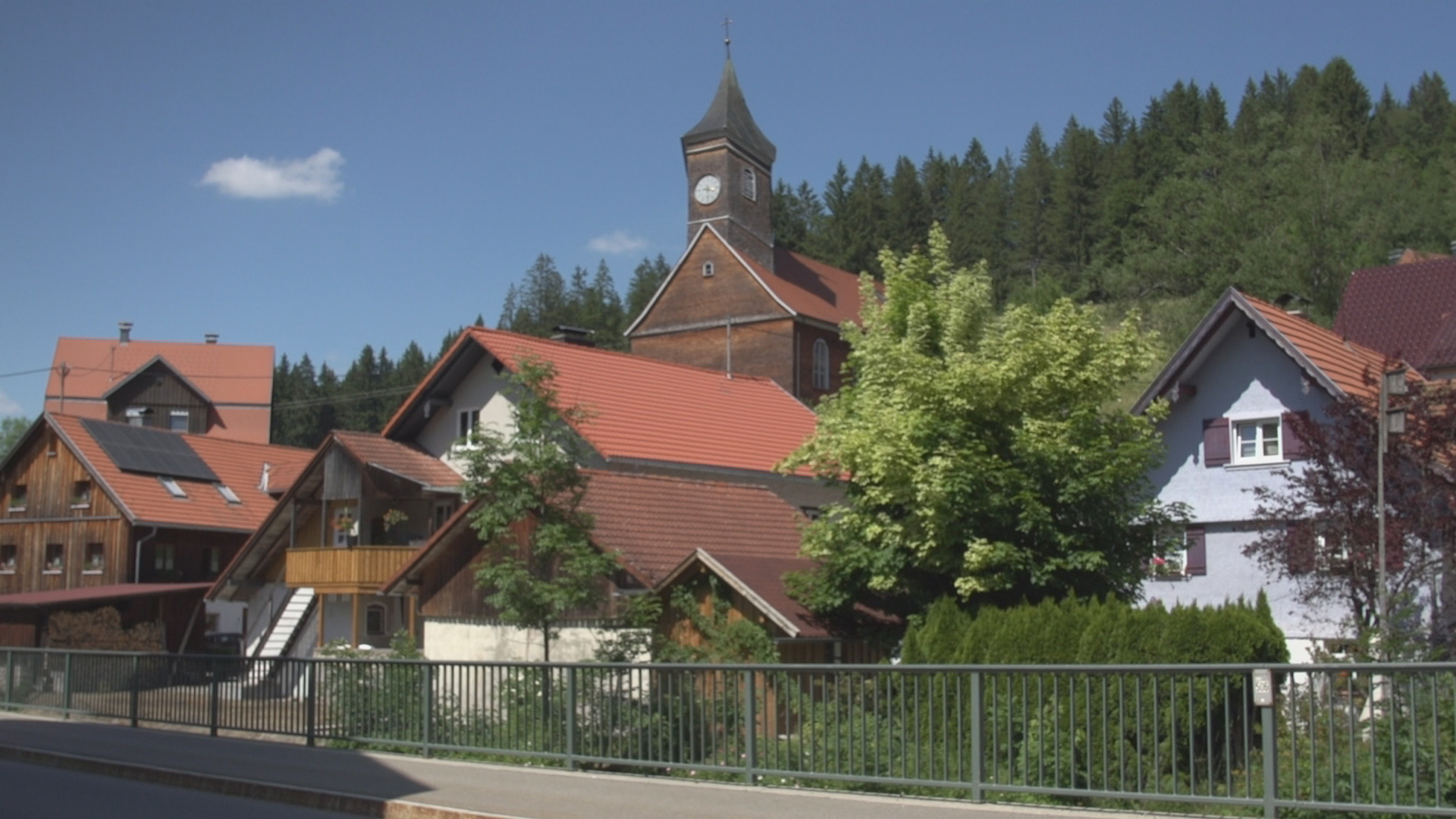 Ansicht vom Dorf Kreuzthal
