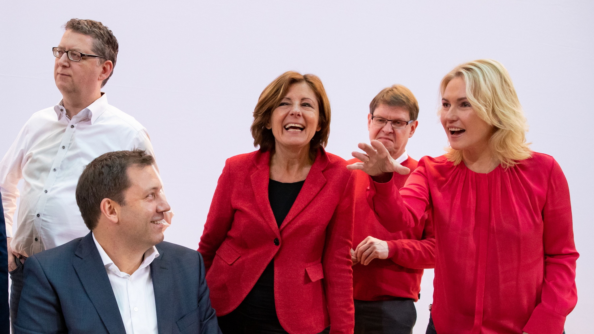 Die SPD-Politiker Schäfer-Gümbel, Klingbeil, Dreyer, Stegner und Schwesig (von links nach rechts) | HAYOUNG JEON/EPA-EFE/REX