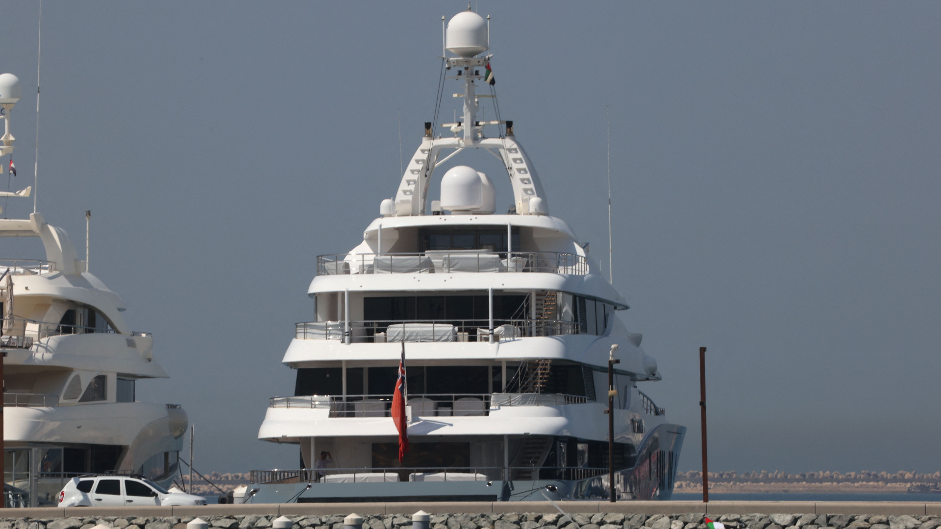 Die Jacht "Titan" des russichen Milliardärs Alexander Abramow im Hafen von Dubai. | AFP
