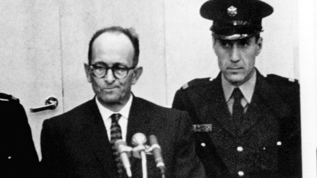 Adolf Eichmann am ersten Prozesstag in Jerusalem am 11. April 1961