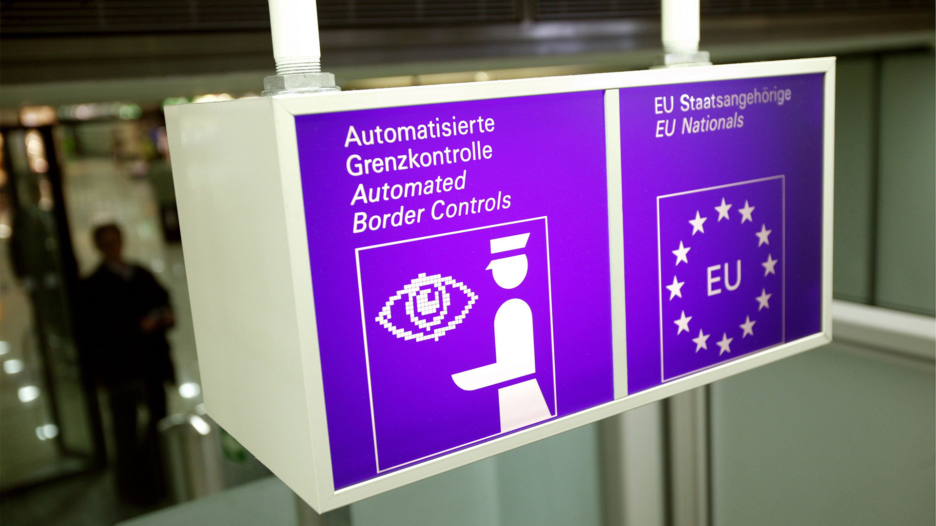 Einreisekontrolle in die EU | picture alliance / Ulrich Baumga