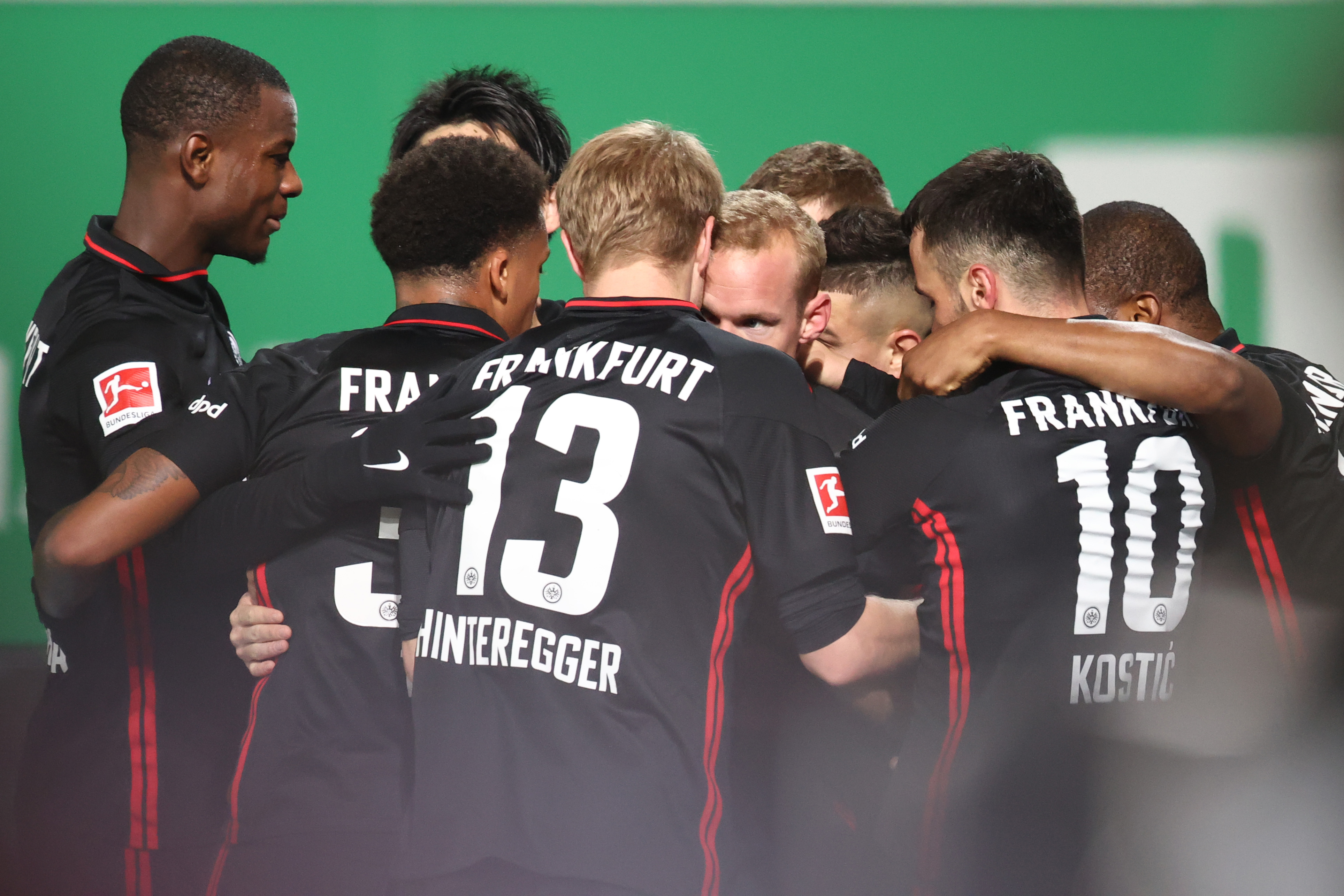 Eintracht Frankfurt gewinnt 2:1 in Fürth | dpa