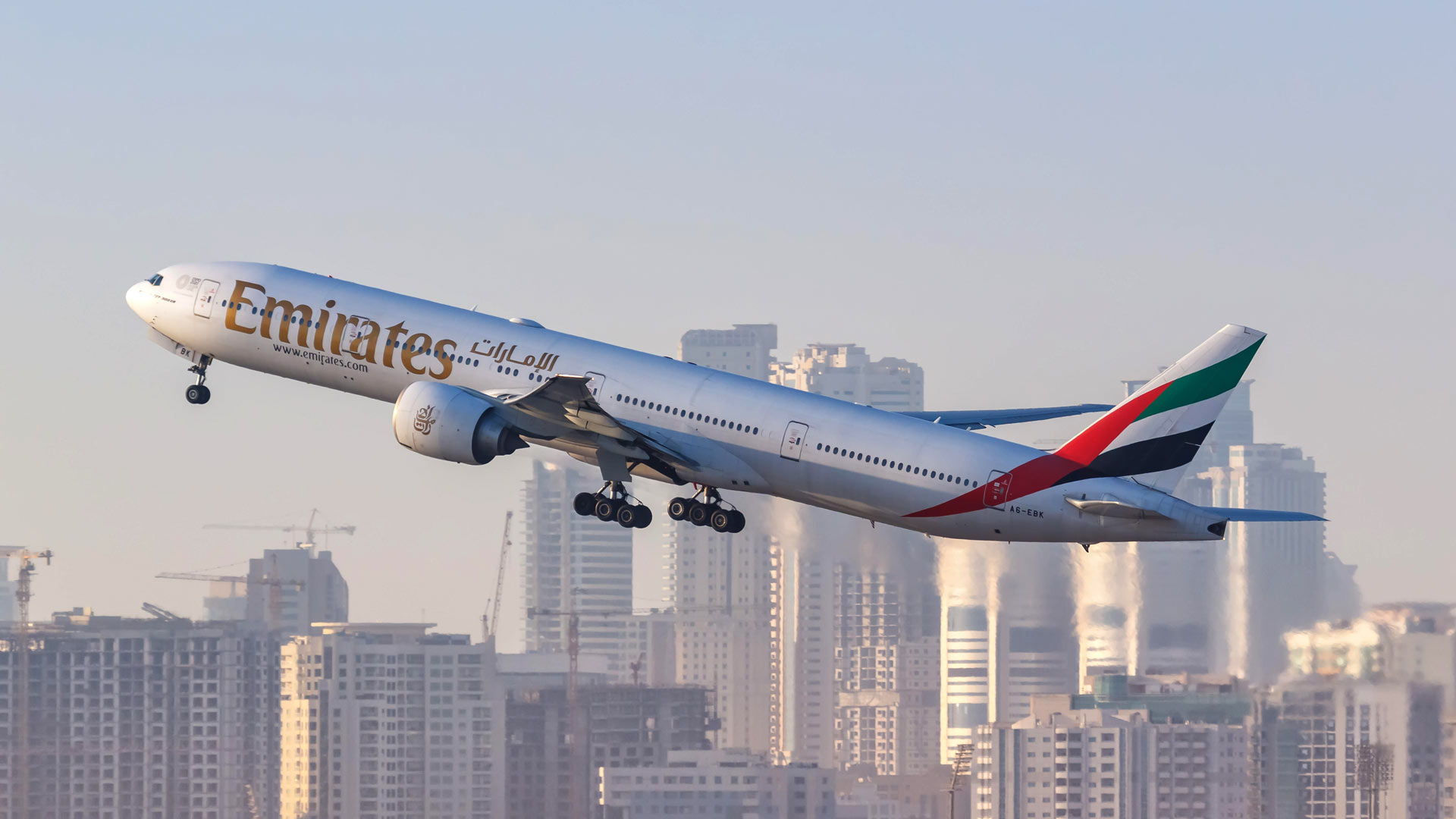 Emirates-Flugzeug Boeing 777 | picture alliance / CHROMORANGE
