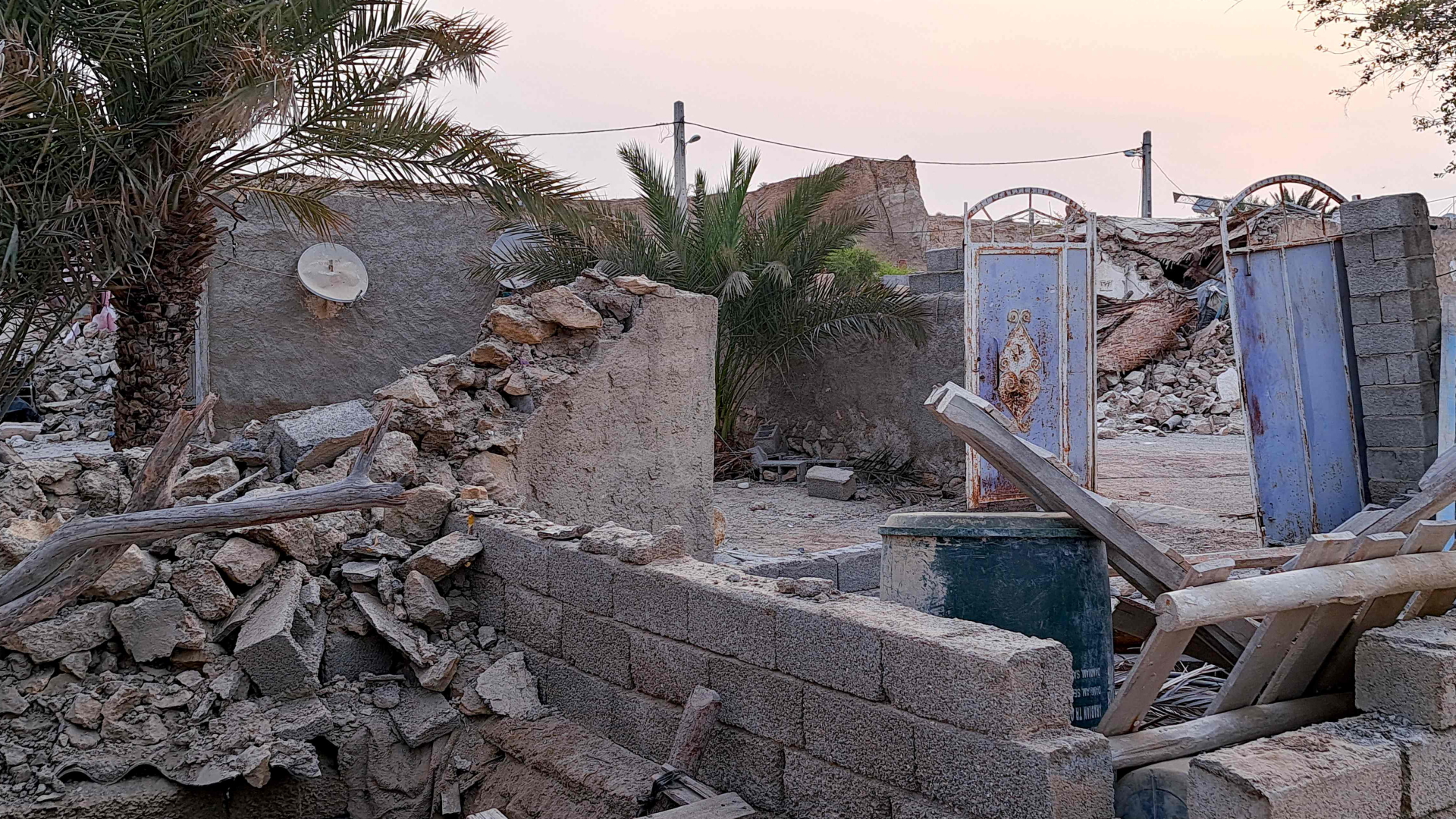Durch ein Erdbeben zerstörte Gebäude im Iran (Archivbild).