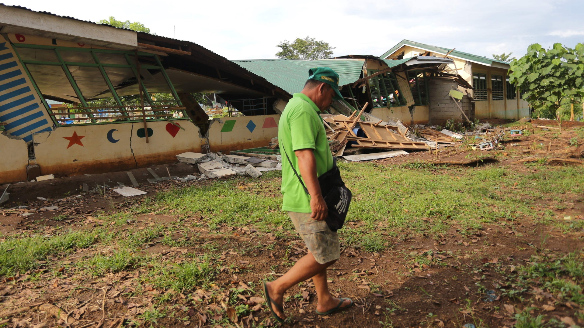 Eine eingestürzte Schule im Norden der Provinz Cotabato. | AFP