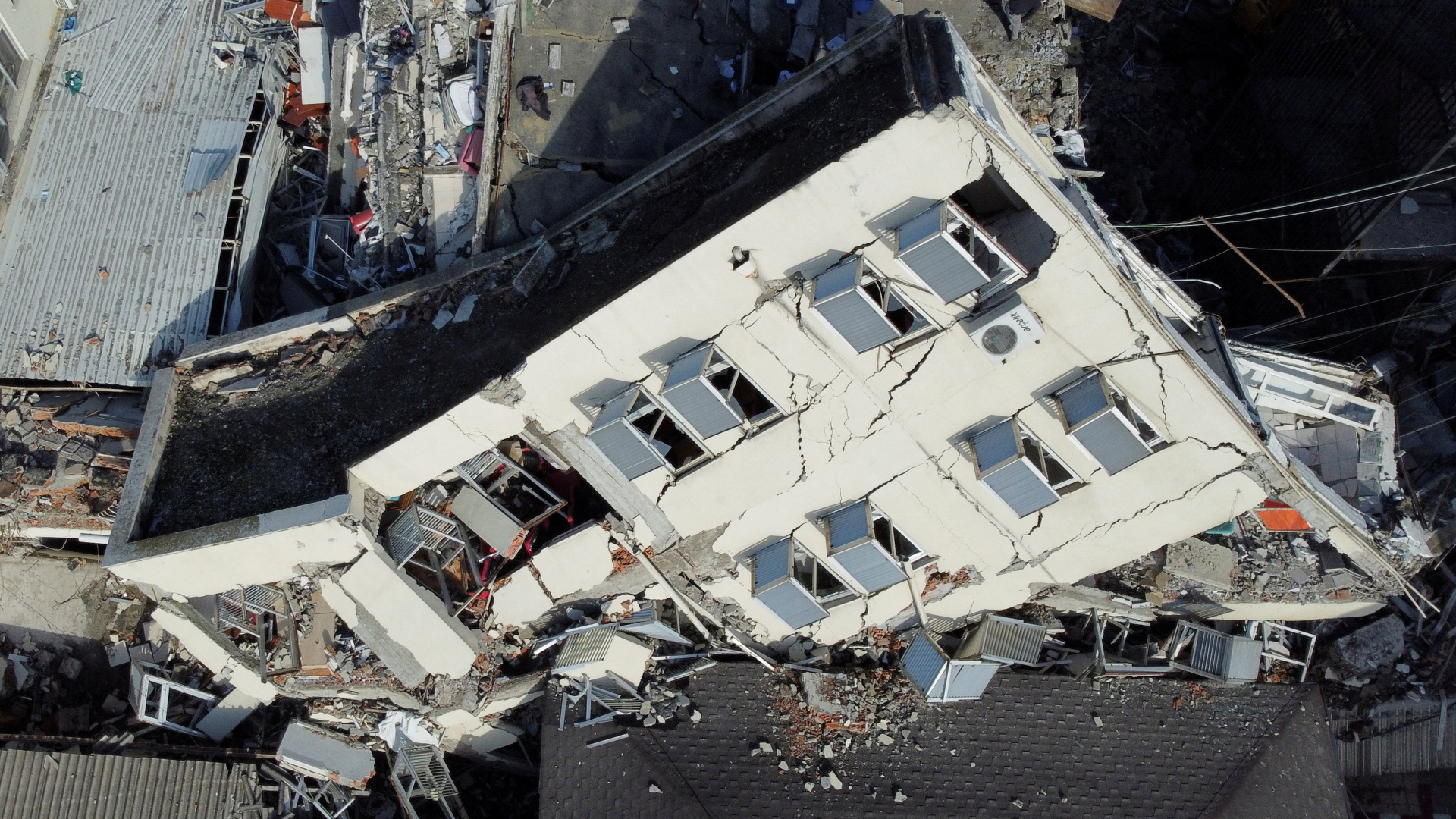 Zerstörtes Gebäude in Iskenderun | REUTERS