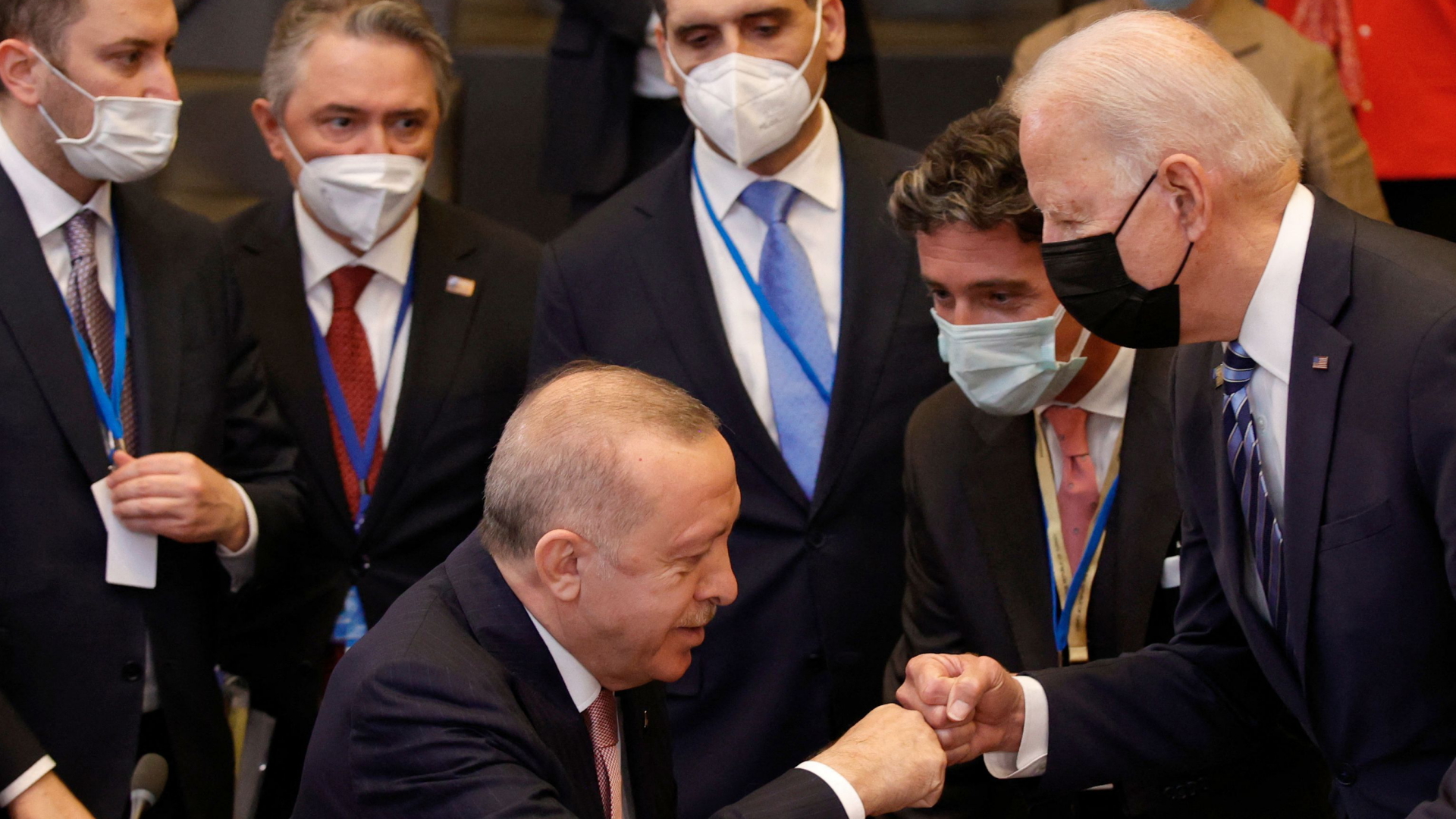 Biden und Erdogan begrüßen sich beim NATO-Gipfel in Brüssel (Belgien) im Juni 2021 | AFP