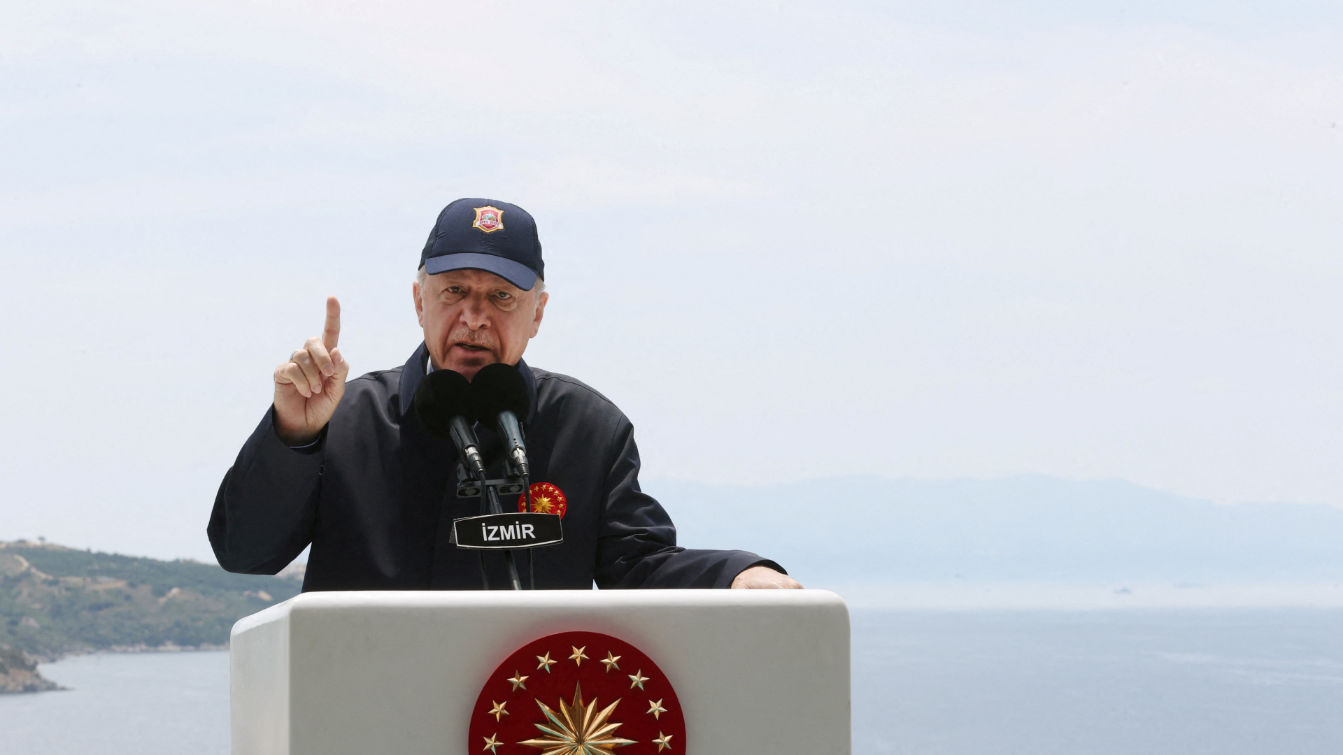 Erdogan bei einer Rede anlässlich einer Militärübung in Izmir (Türkei) | via REUTERS