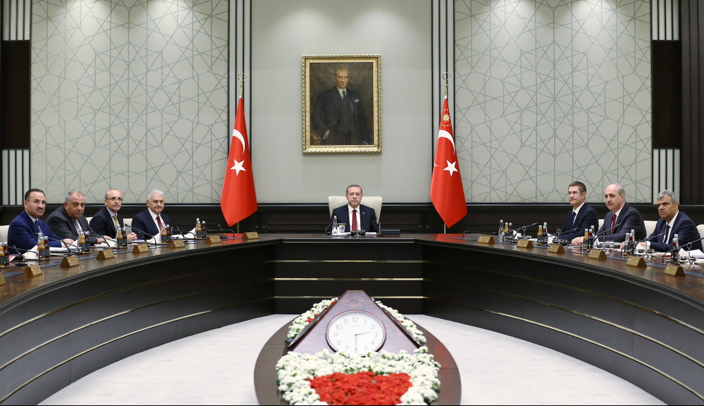Präsident Erdogan leitet die Sitzung des neuen Kabinetts