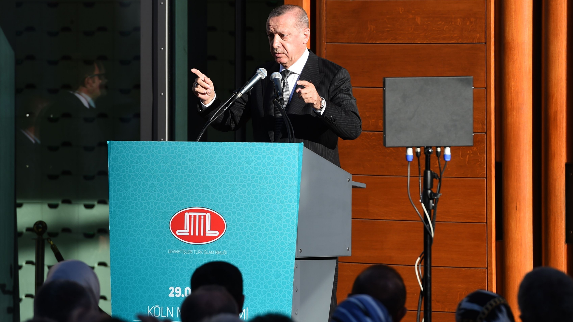 Der türkische Präsident Recep Tayyip Erdogan bei seiner Eröffnungsrede für die Ditib-Moschee in Köln. | AFP