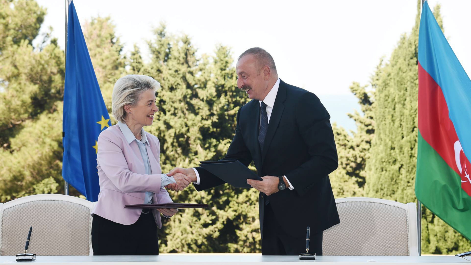 EU-Kommissionspräsidentin Ursula von der Leyen und Aserbaidschans Präsident Ilham Aliyev | EPA