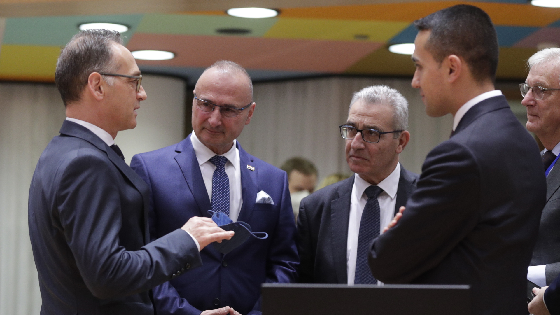 Außenminister Heiko Maas (l-r) im Gespräch mit seinen Kollegen aus Kroatien, Gordan Grlic-Radman, Malta, Evarist Bartolo, und Italien, Luigi Di Maio, in Brüssel. | EPA