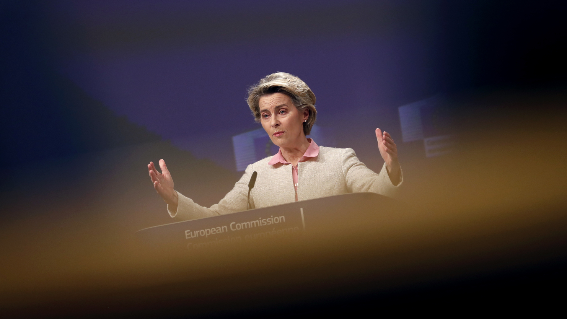 EU-Kommissionspräsidentin Ursula von der Leyen spricht bei einer Pressekonferenz über das geschlossene Abkommen mit Großbritannien.