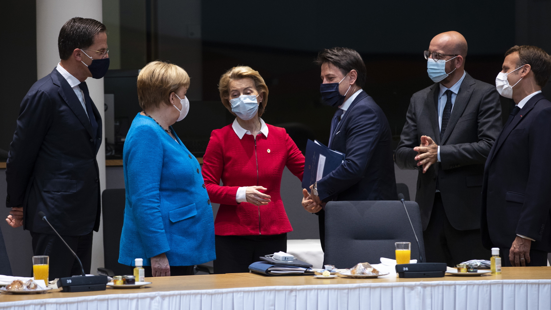 Beratungen beim EU-Gipfel in Brüssel unter anderem mit Kanzlerin Merkel und Kommissionschefin von der Leyen.