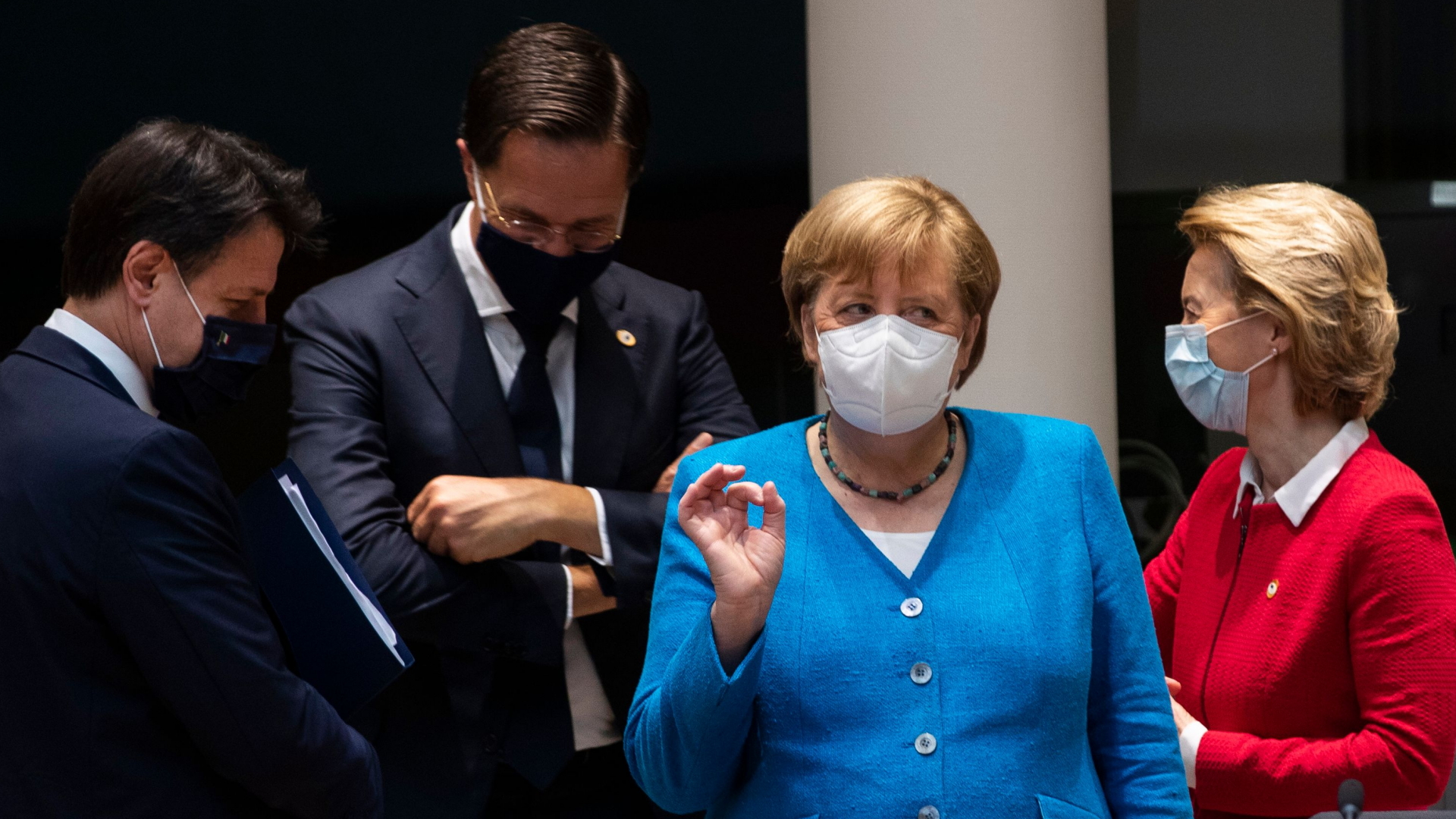 Giuseppe Conte, Mark Rutte, Angela Merkel und Ursula von der Leyen beim EU-Gipfel. | AFP
