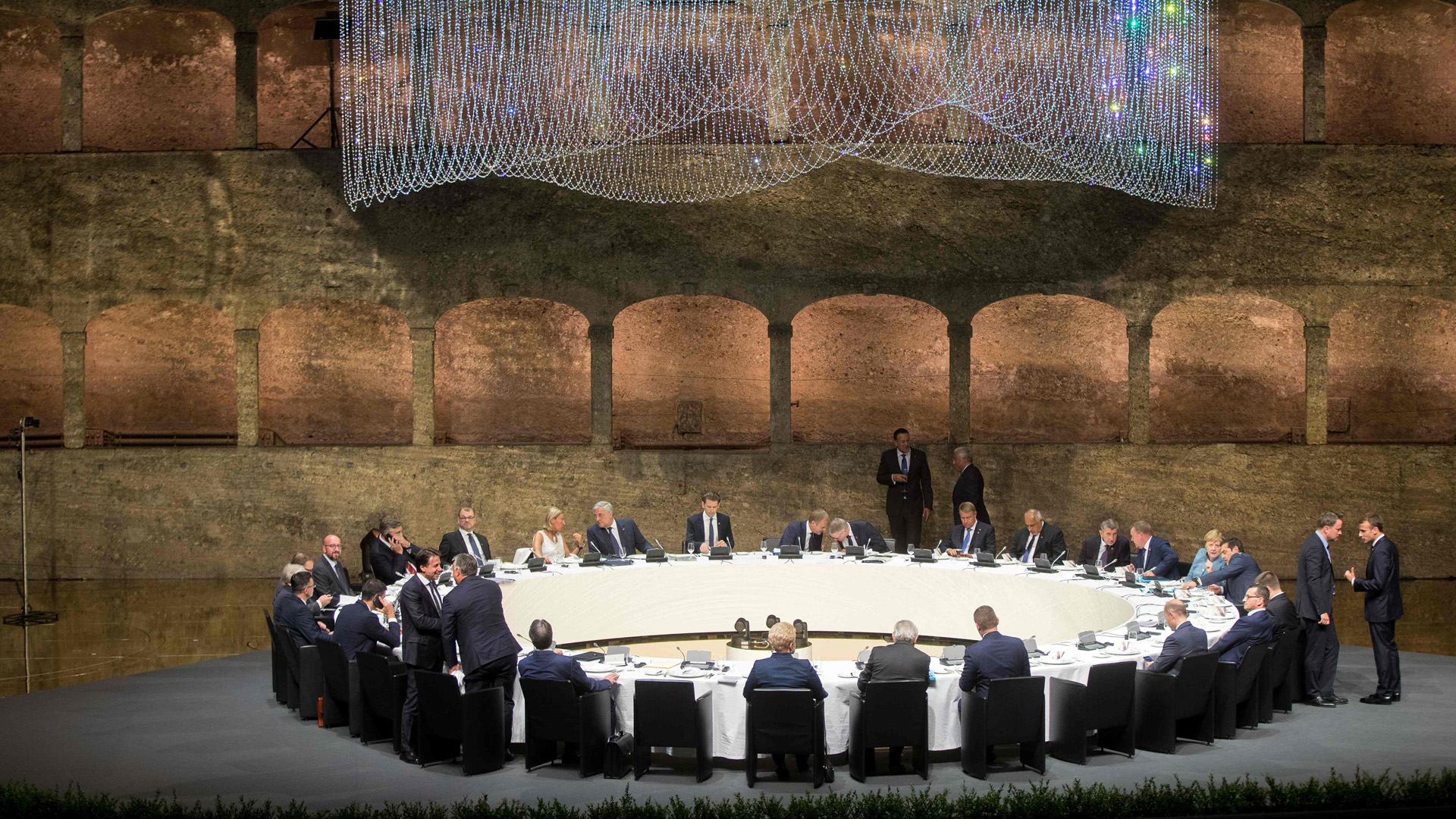 Abendessen der Staats- und Regierungschefs in der Felsenreitschule beim EU-Gipfel in Salzburg. | AFP