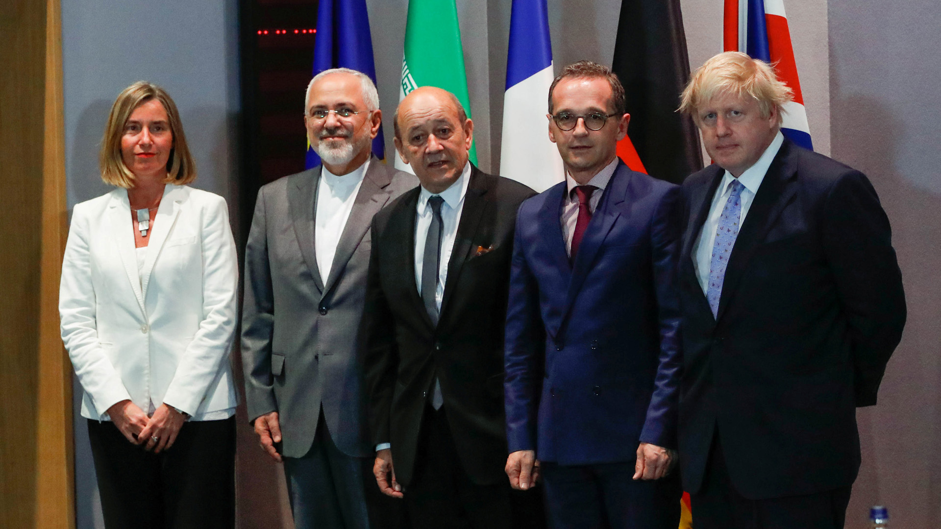 Die EU-Außenbeauftragten Federica Mogherini und die Außenminister Irans, Mohammed Dschawad Sarif, Frankreichs, Jean-Yves Le Drian, Deutschlands, Heiko Maas, und Großbritanniens, Boris Johnson (von links nach rechts), bei ihrem Treffen in Brüssel. | REUTERS