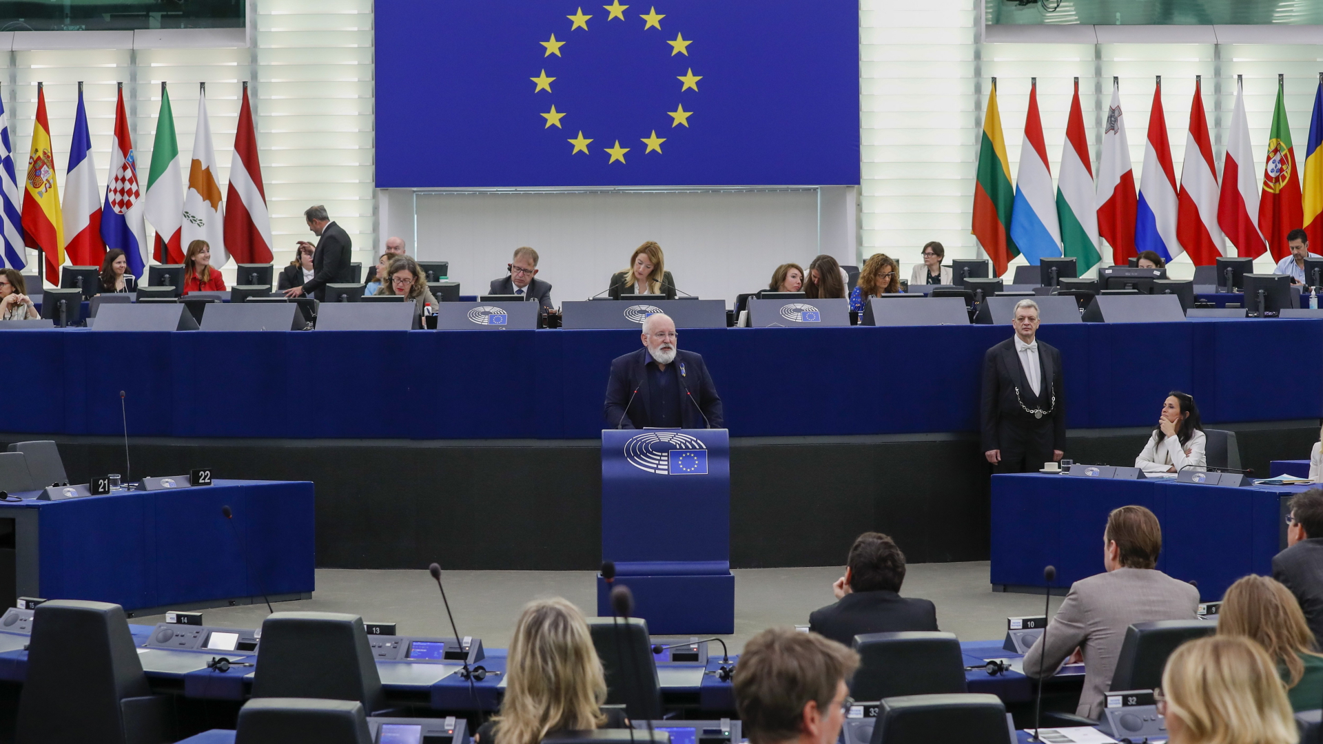 EU-Kommissionsvizechef Frans Timmermans spricht im EU-Parlament. | EPA