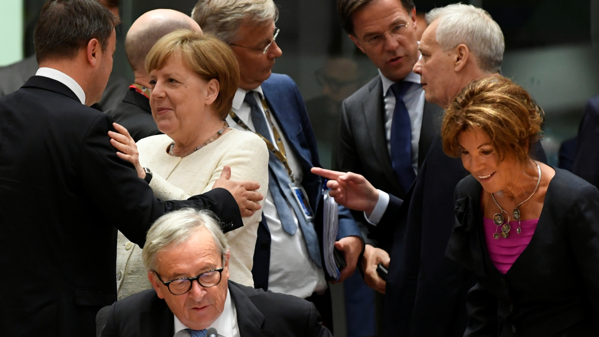 Bundeskanzlerin Angela Merkel mit den Staats- und Regierungschefs der EU-Staaten in Brüssel | REUTERS