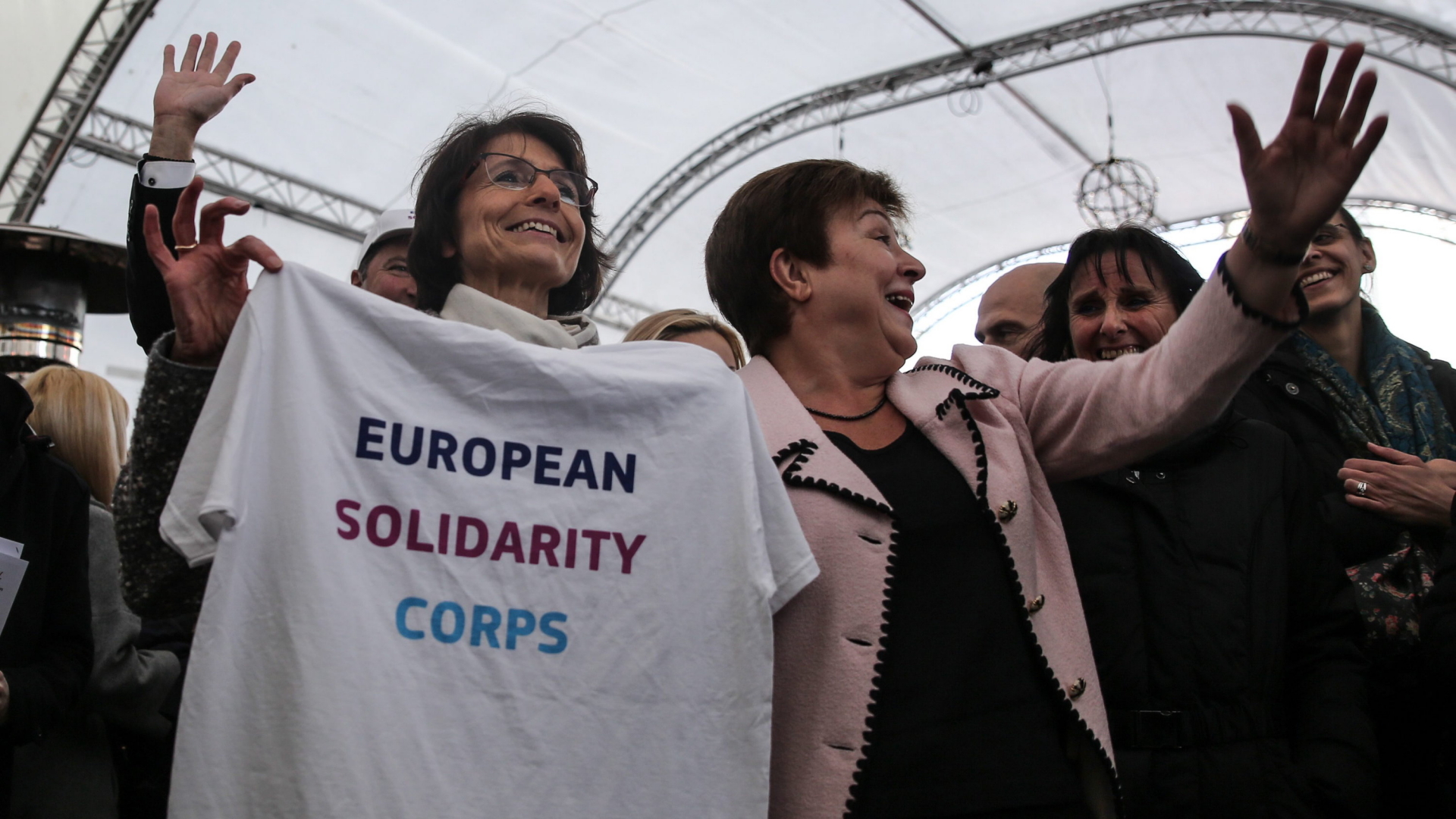 Werbung für das neue Solidaritätskorps: Die EU-Kommissarinnen Marianne Thyssen (links) und Kristalina Georgieva.