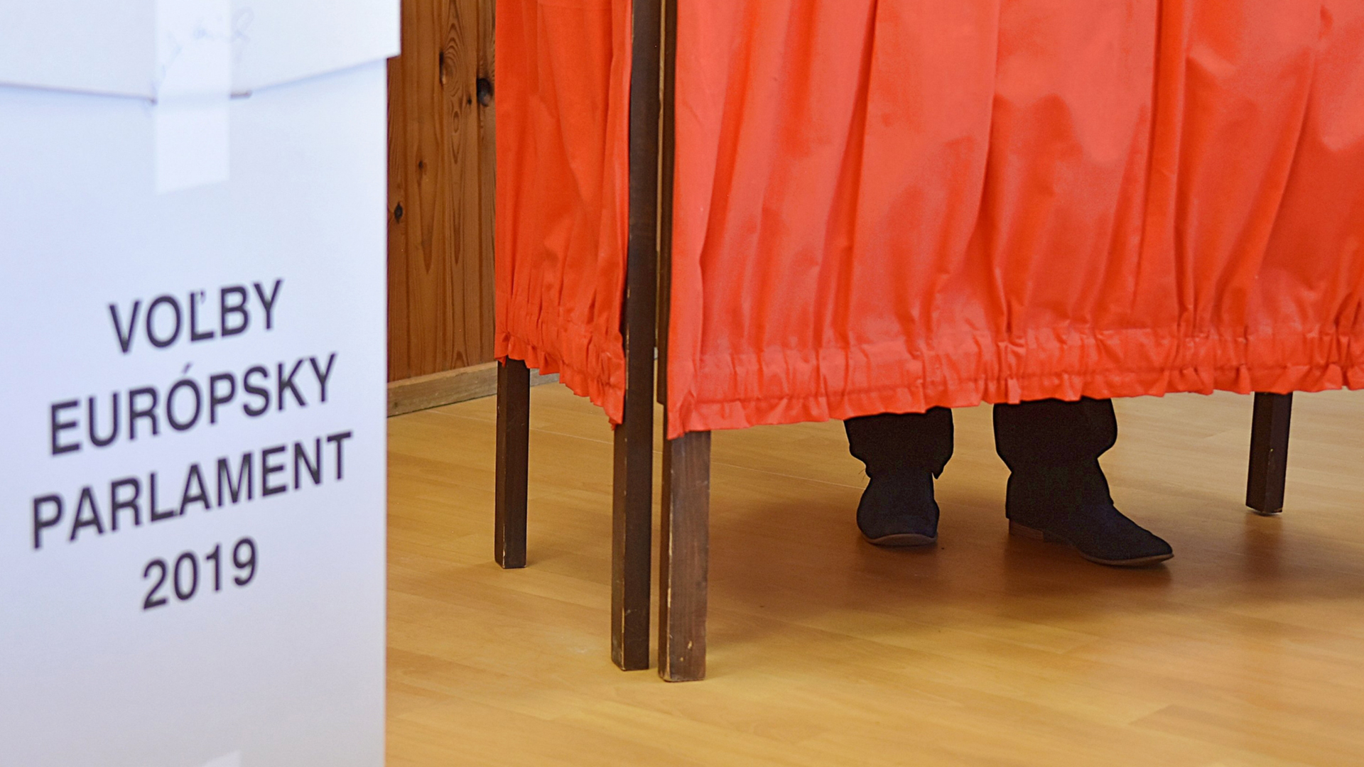 Stimmabgabe in einer Wahllokal in der Slowakei