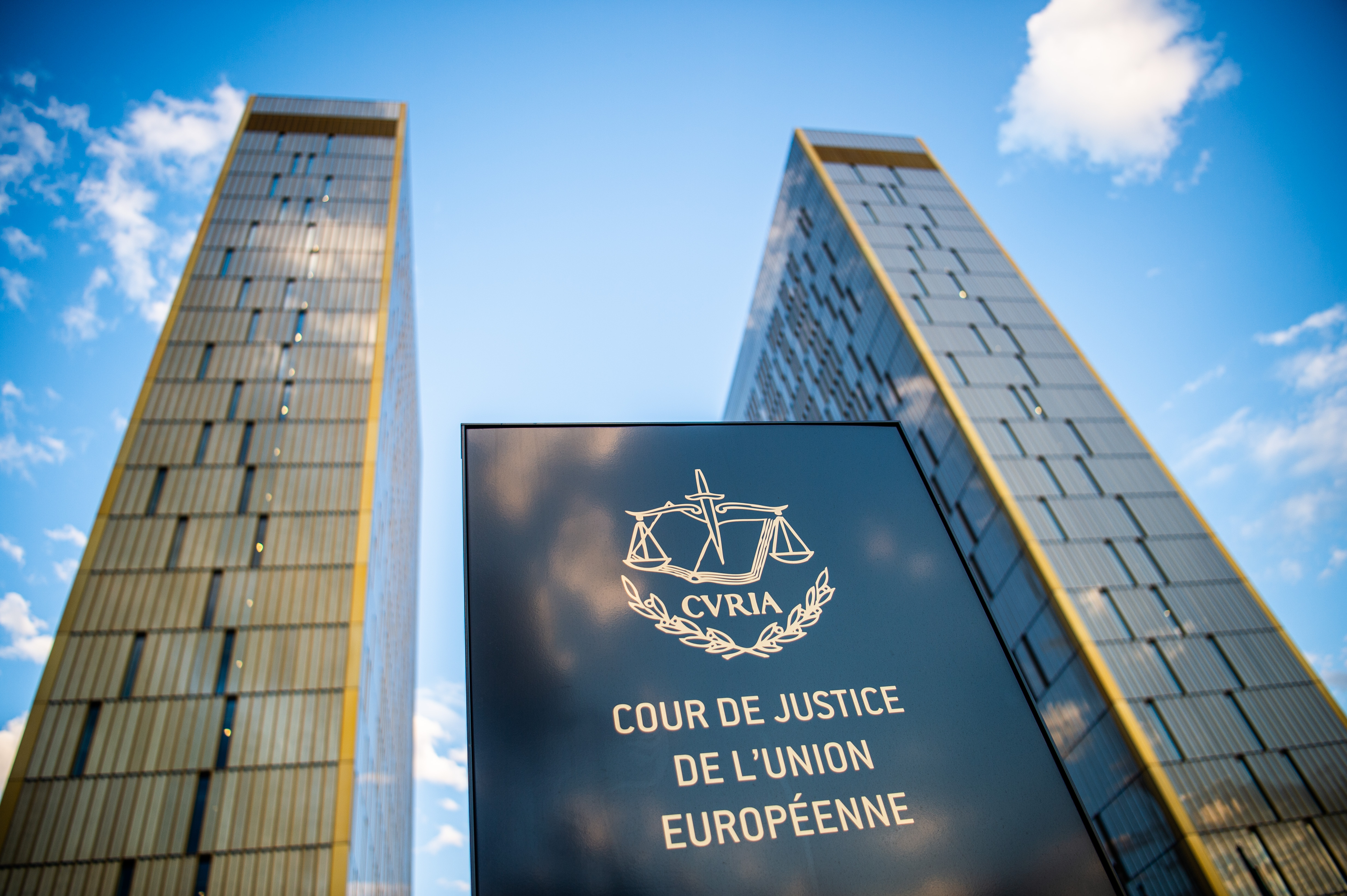 Schild des Europäischen Gerichtshof vor dem Gebäude in Luxemburg | picture alliance/dpa