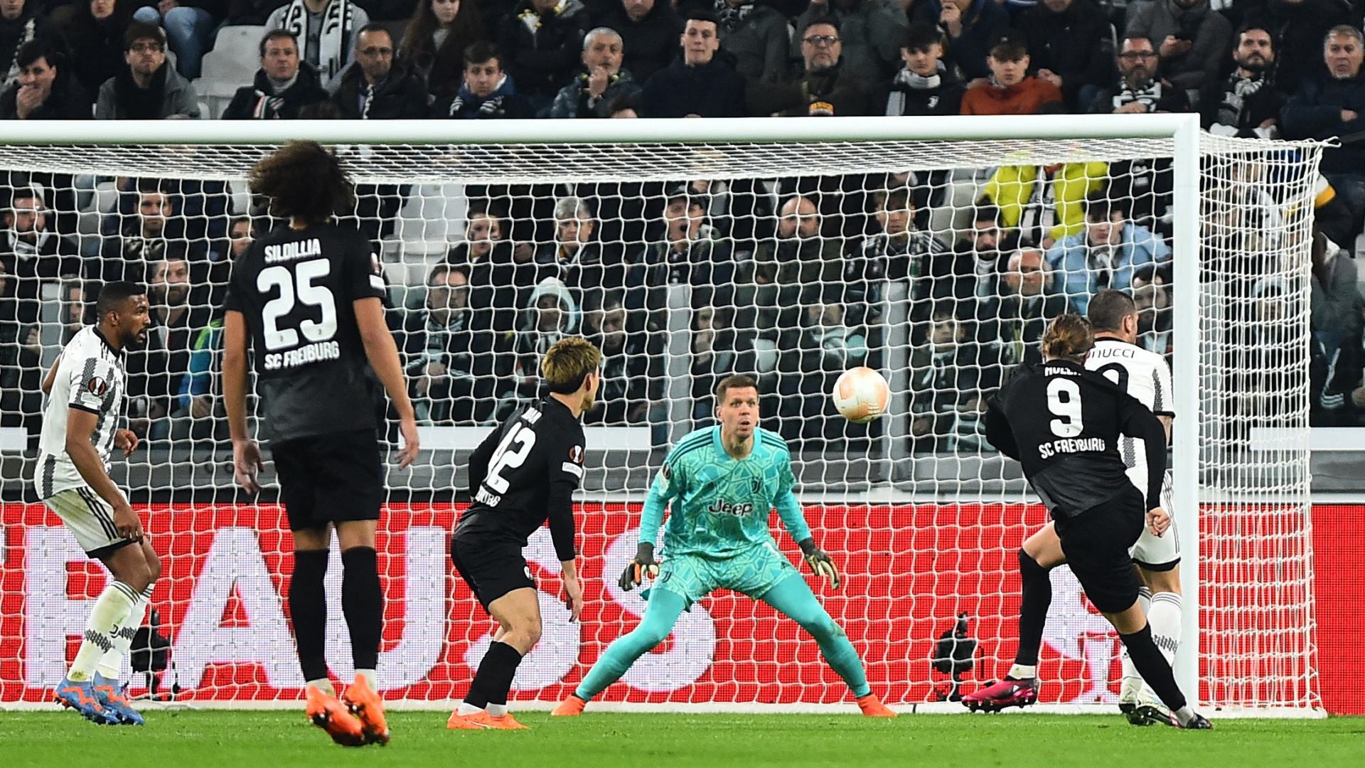 Achtelfinal-Hinspiel in der Europa League, Juventus Turin gegen den FC Freiburg | REUTERS