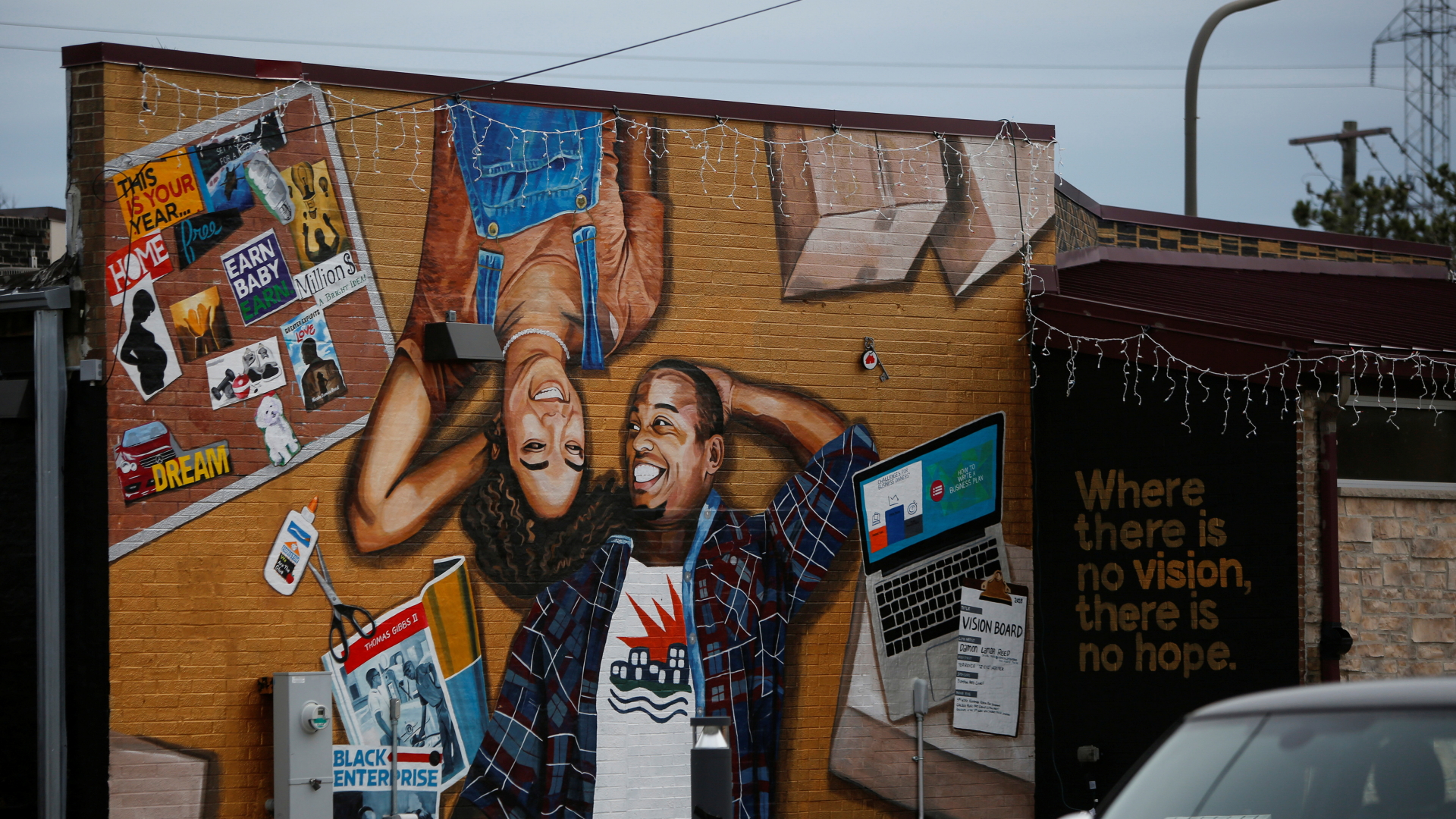 Ein Wandgemälde in einem von vielen schwarzen US-Amerikanern bewohnten Viertel in Evanston. | REUTERS