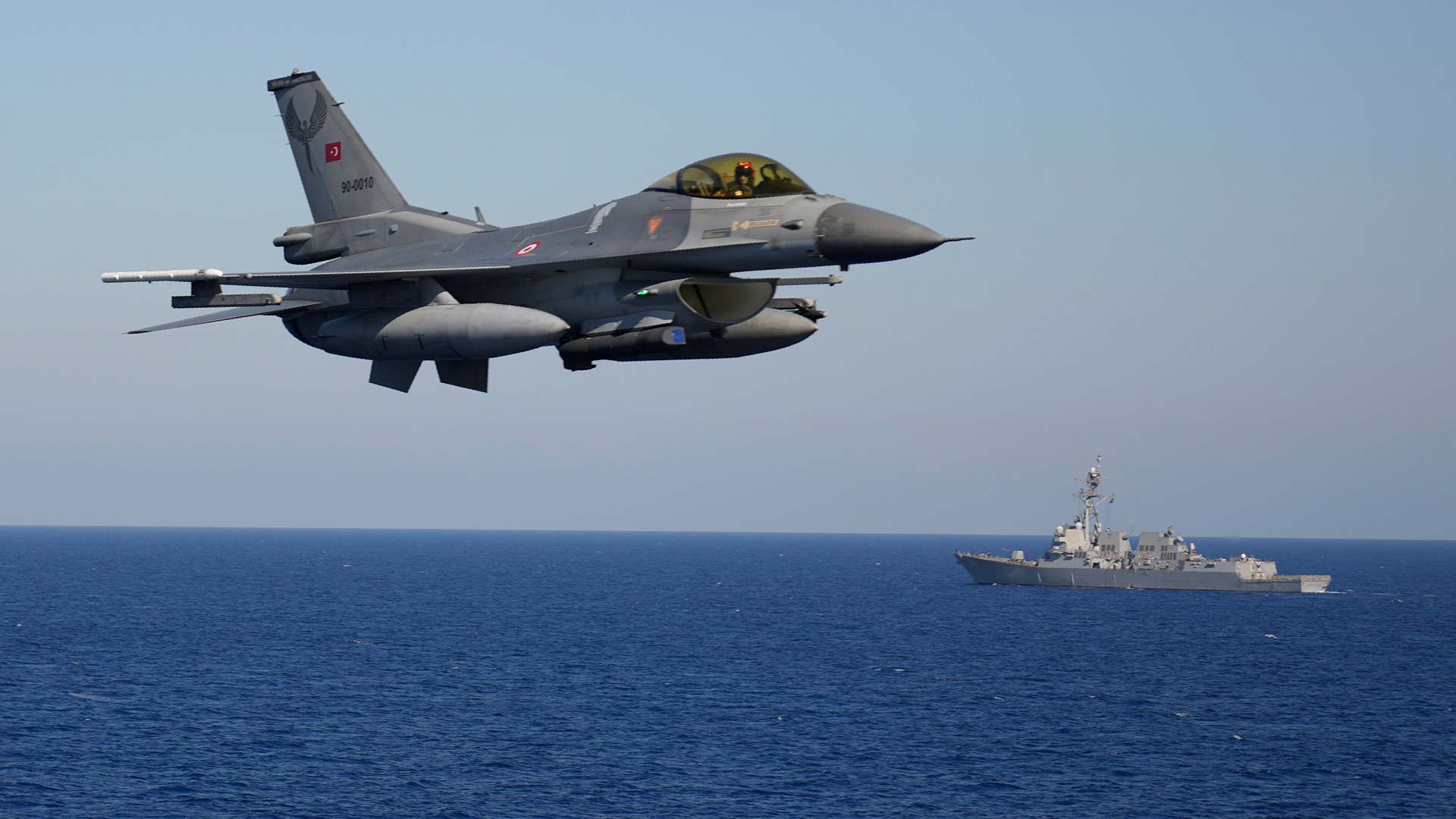 Ein türkischer F16-Kampfjet bei einer NATO-Übung (Aufnahme: 15.09.2022) | AP